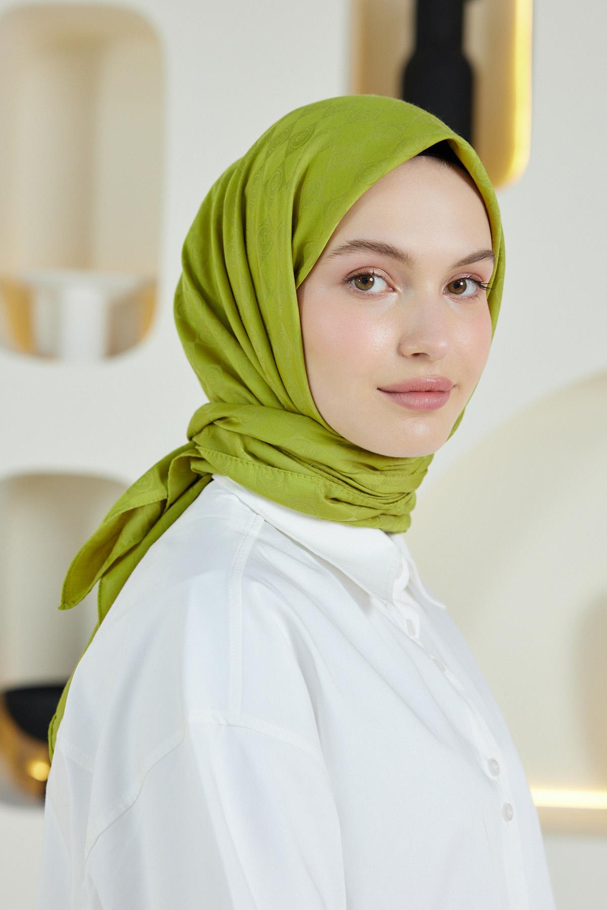 Şalland Monogram Desen Jakar Eşarp Elma YeşilŞLLNDMNGRMDSNJAKARESARPŞalland