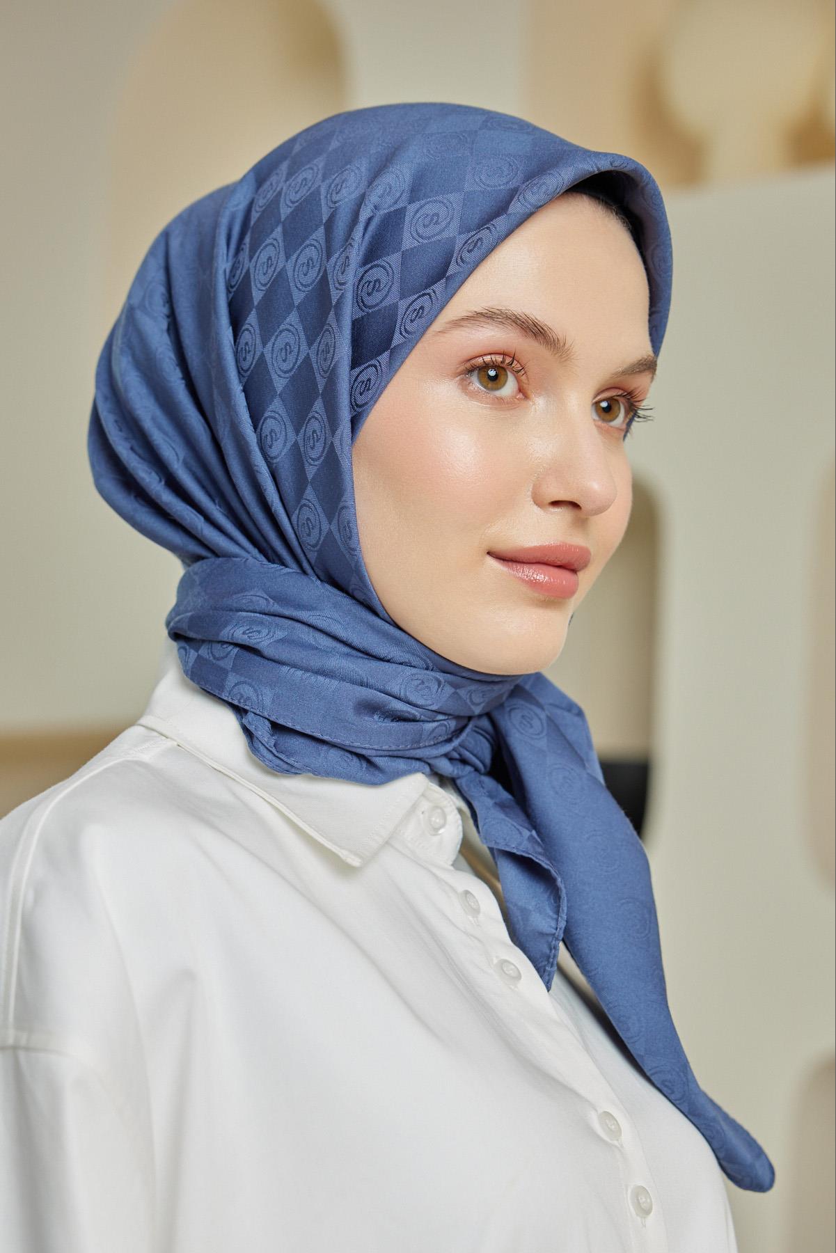 Şalland Monogram Desen Jakar Eşarp Kot MaviŞLLNDMNGRMDSNJAKARESARPŞalland