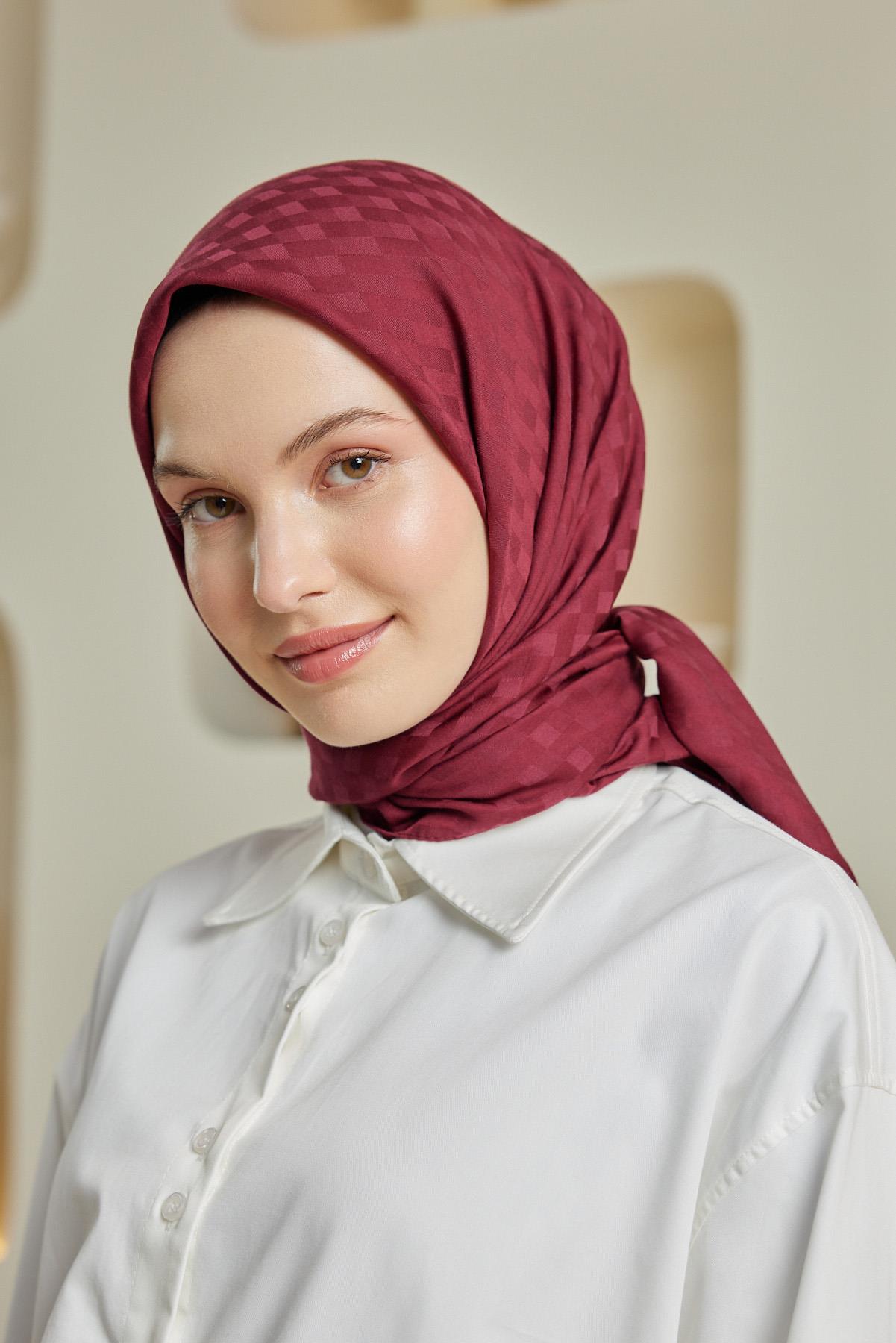 Şalland Dama Desen Jakar Eşarp BordoŞLLNDDAMADSNJAKARESARPŞalland