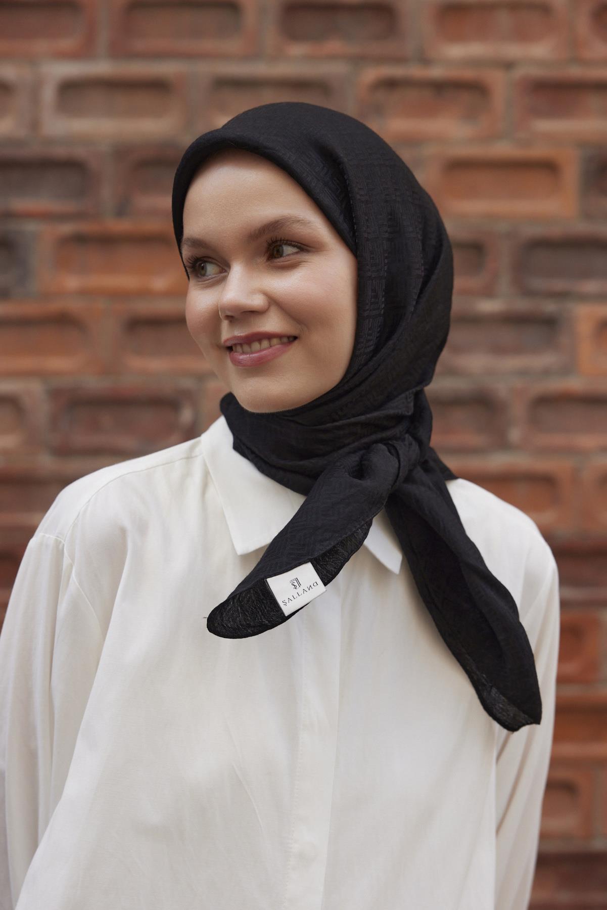 Şalland Viskon Jakar Frame Desen Eşarp SiyahŞLLNDVISKONJAKARFRAMEESARPŞalland