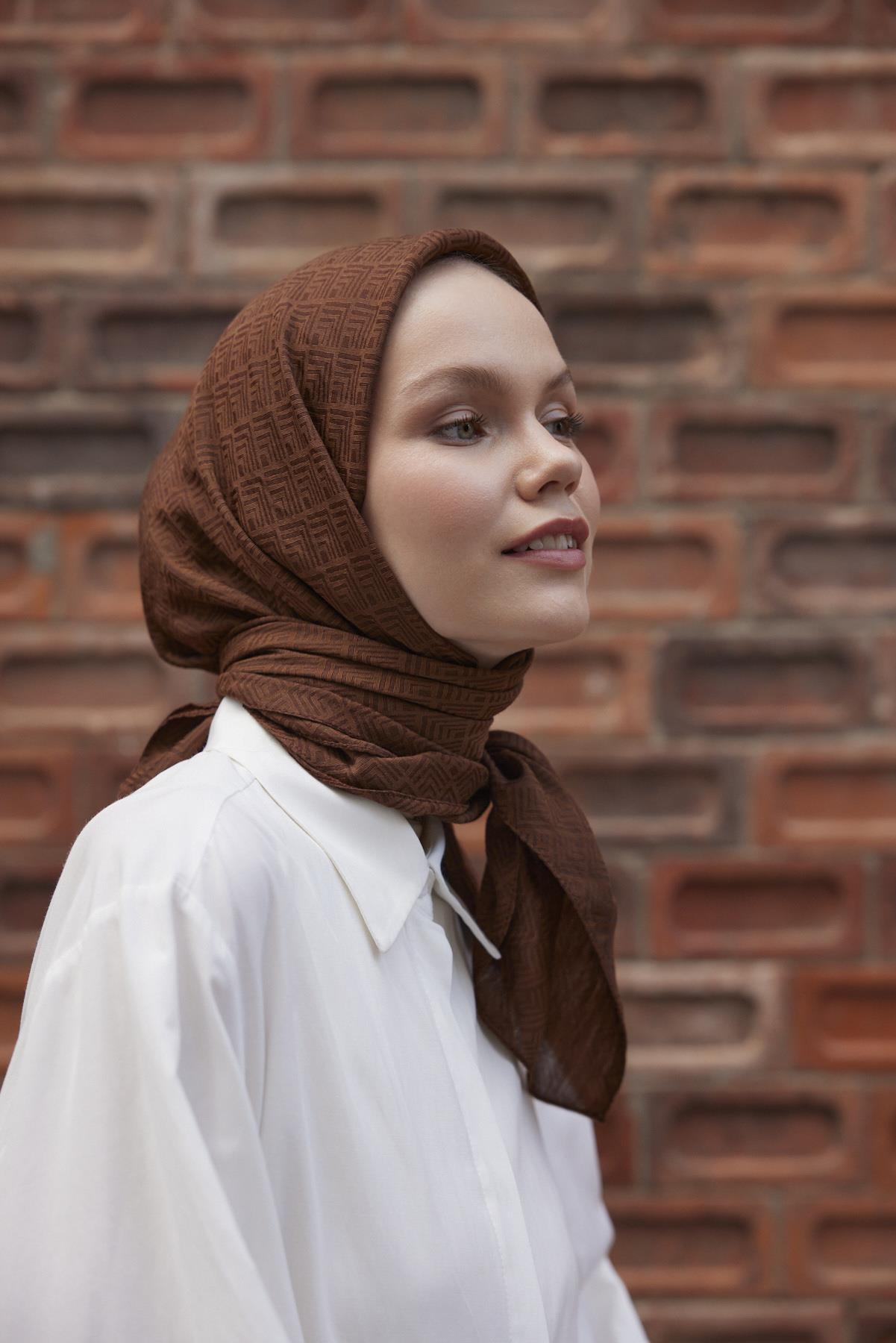 Şalland Viskon Jakar Frame Desen Eşarp KahveŞLLNDVISKONJAKARFRAMEESARPŞalland