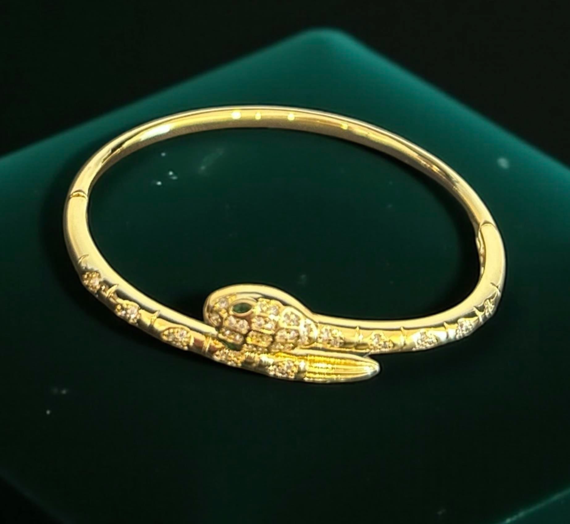 BRZ Collection Altın Renk Yılan Tasarımlı Taşlı Paslanmaz Çelik Bilezik