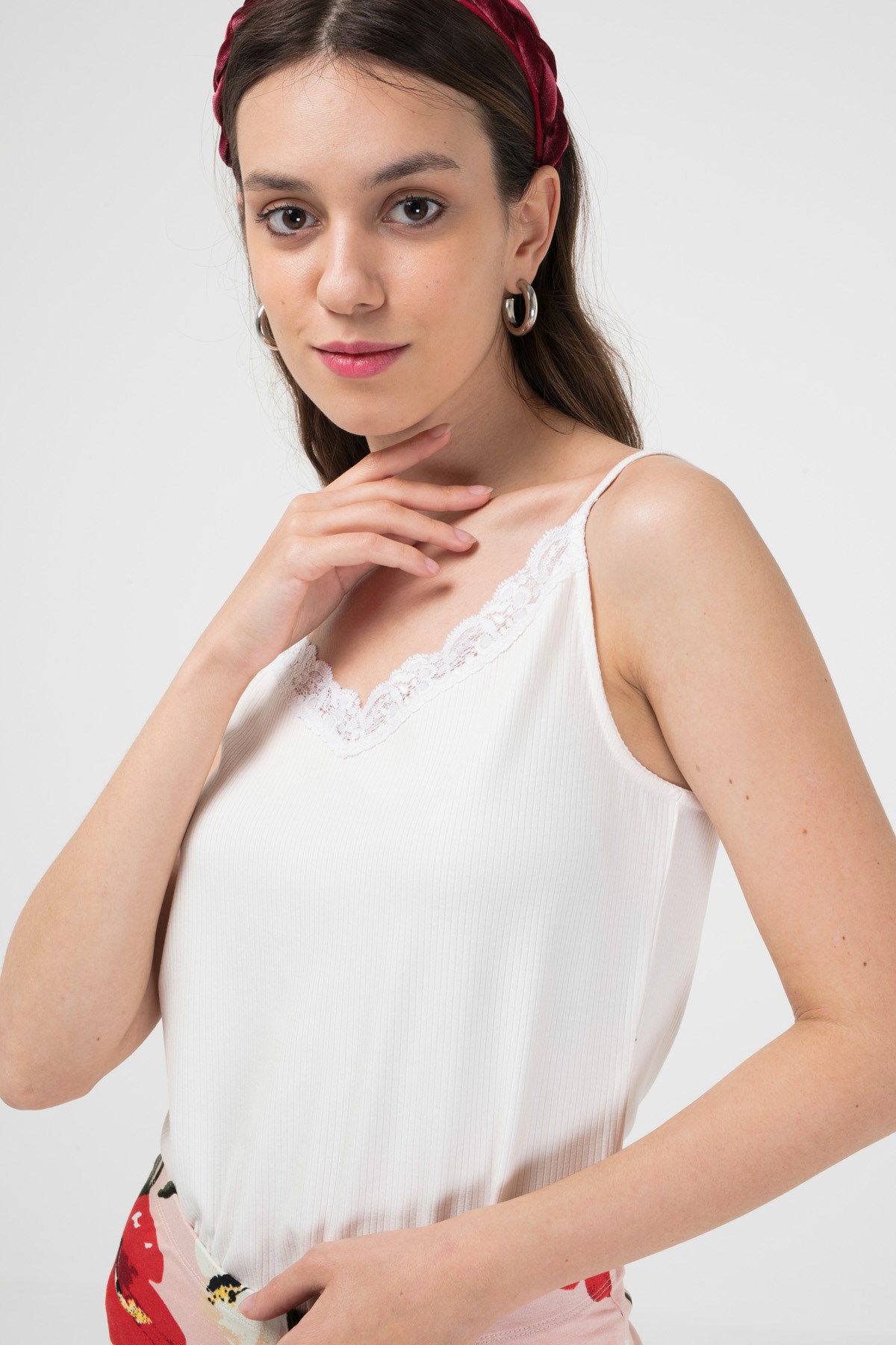 BRZ Collection Kadın Viskon Dantelli Kaşkorse Atlet