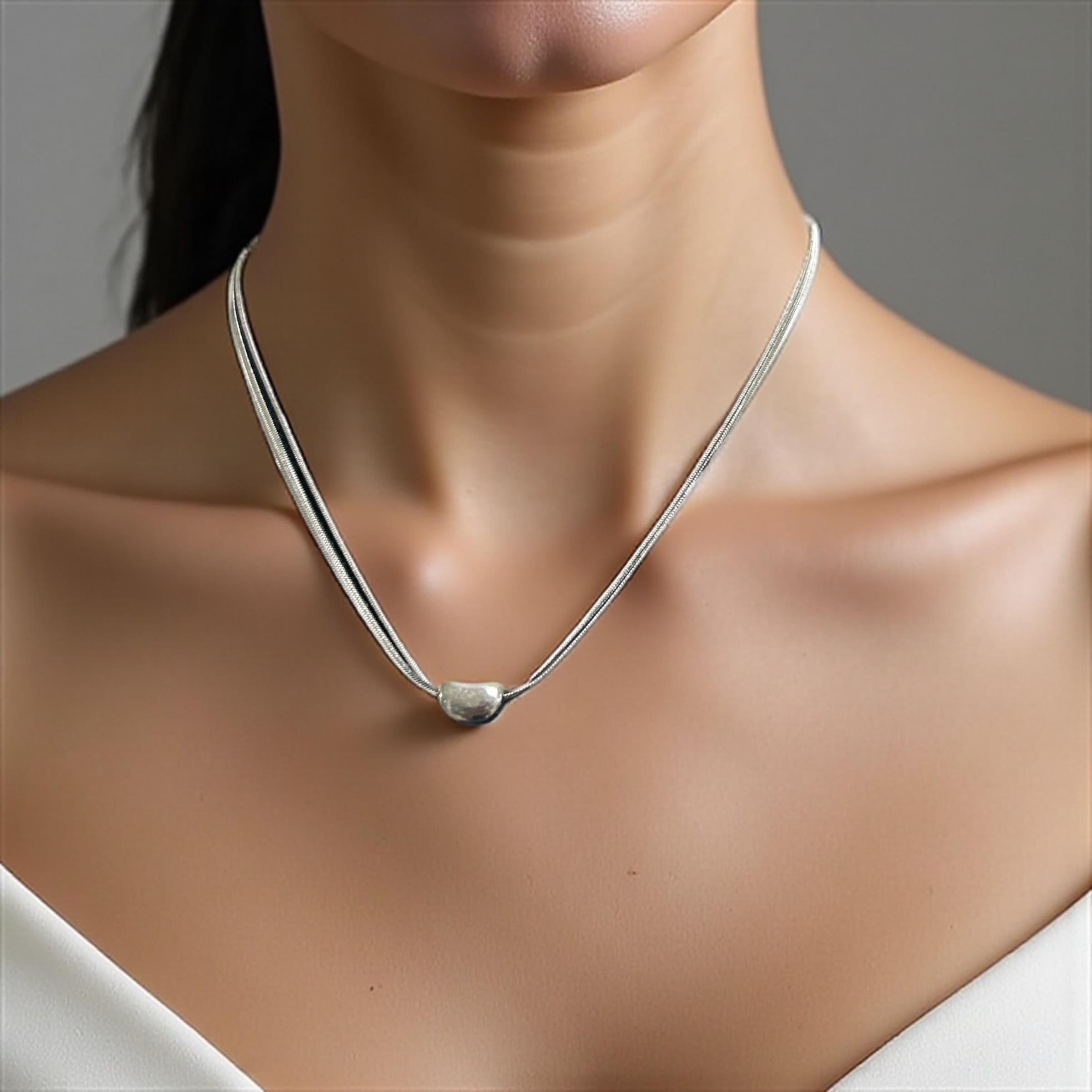 BRZ Collection Minimal Fasulye Detaylı Gümüş Renk Kolye