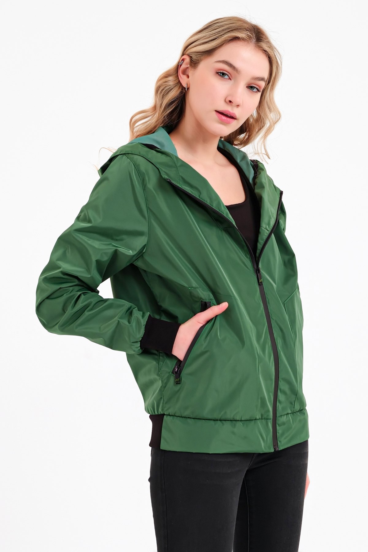 BRZ Collection Özel Kaplamalı Mikro Polyester Kadın Yağmurluk Mont