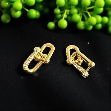 BRZ Collection 3lü Altın Renk Küpe Seti – Yıldız Figürlü, Modern Halka ve Taşlı Küpeler 