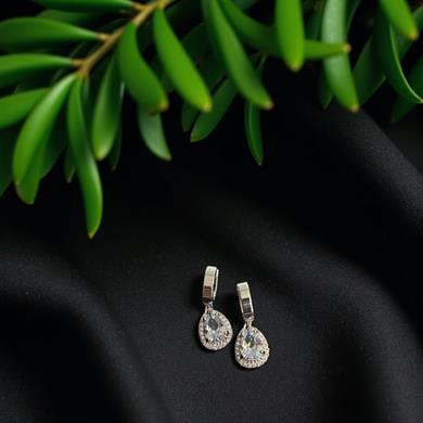 BRZ Collection 3lü Gümüş Renk Halka Küpe Seti – Yıldız, Damla Taşlı ve Minimal Hoops 