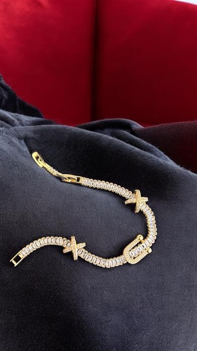 BRZ Collection Aurora Luxe Bileklik – Altın Kaplama Paslanmaz Çelik, Baget Taşlı X ⊂ X Tokalı Tasarım