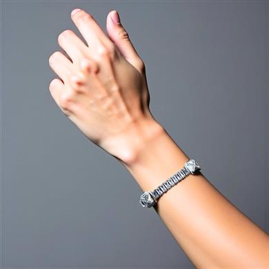 BRZ Collection Gümüş Renk Taşlı Geometrik Bileklik