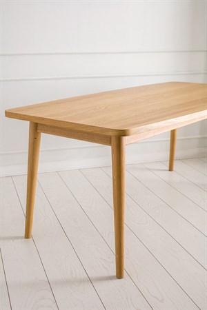 Latina Doğal Meşe Kaplama Masa