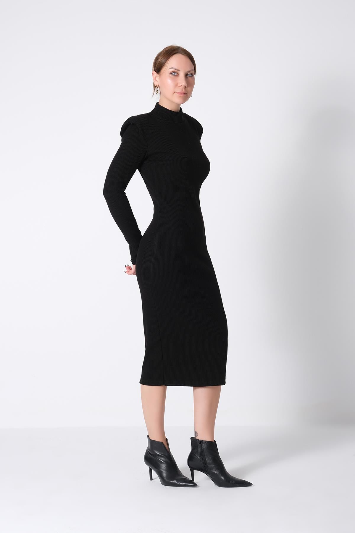 Boğazlı Triko Elbise