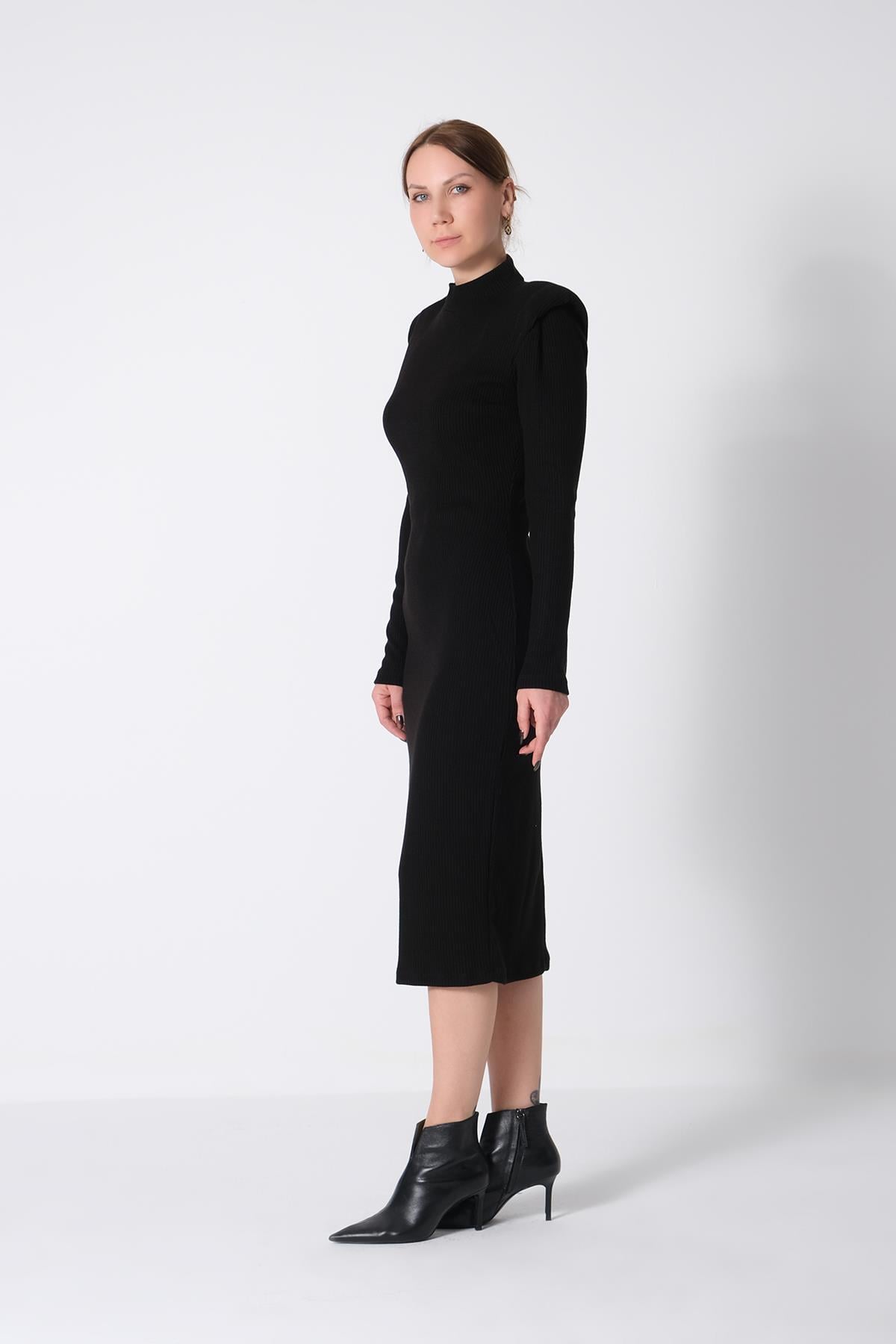 Boğazlı Triko Elbise