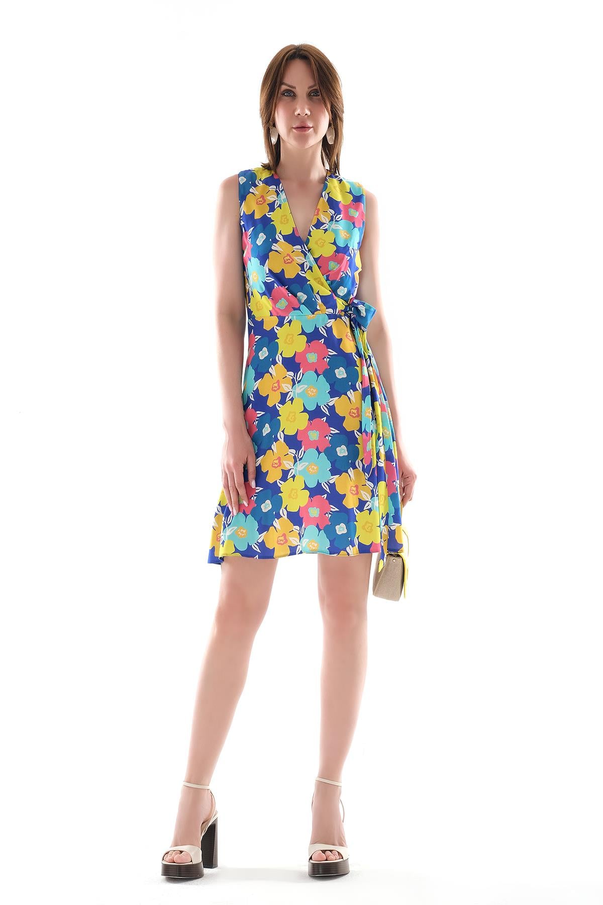 Desenli Beli Bağlamalı Mini Elbise