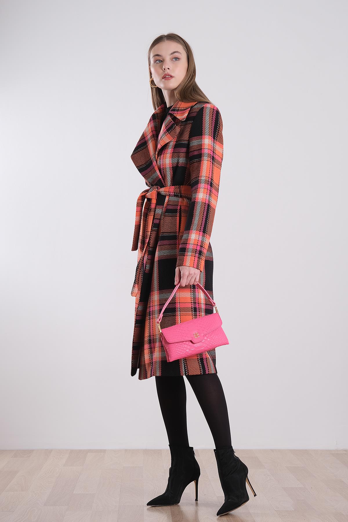 Ekose Detaylı Kuşaklı Kaban