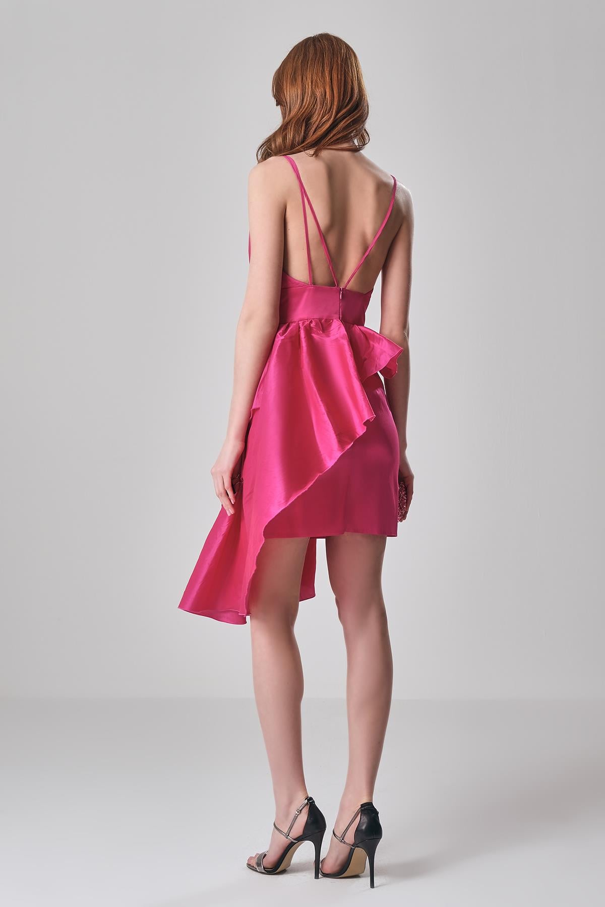 Eteği Asimetrik Volanlı Peplum Askılı Mini Şık Abiye Elbise