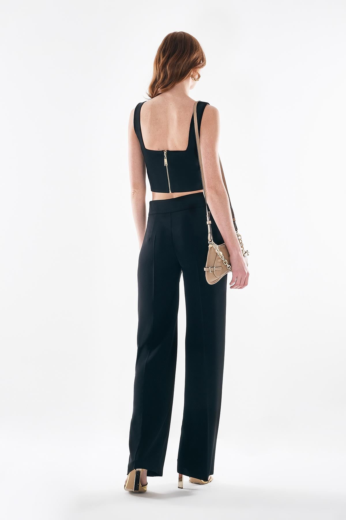 Göğüs Dekolteli Gold Metal Fermuarlı Crop Bluz