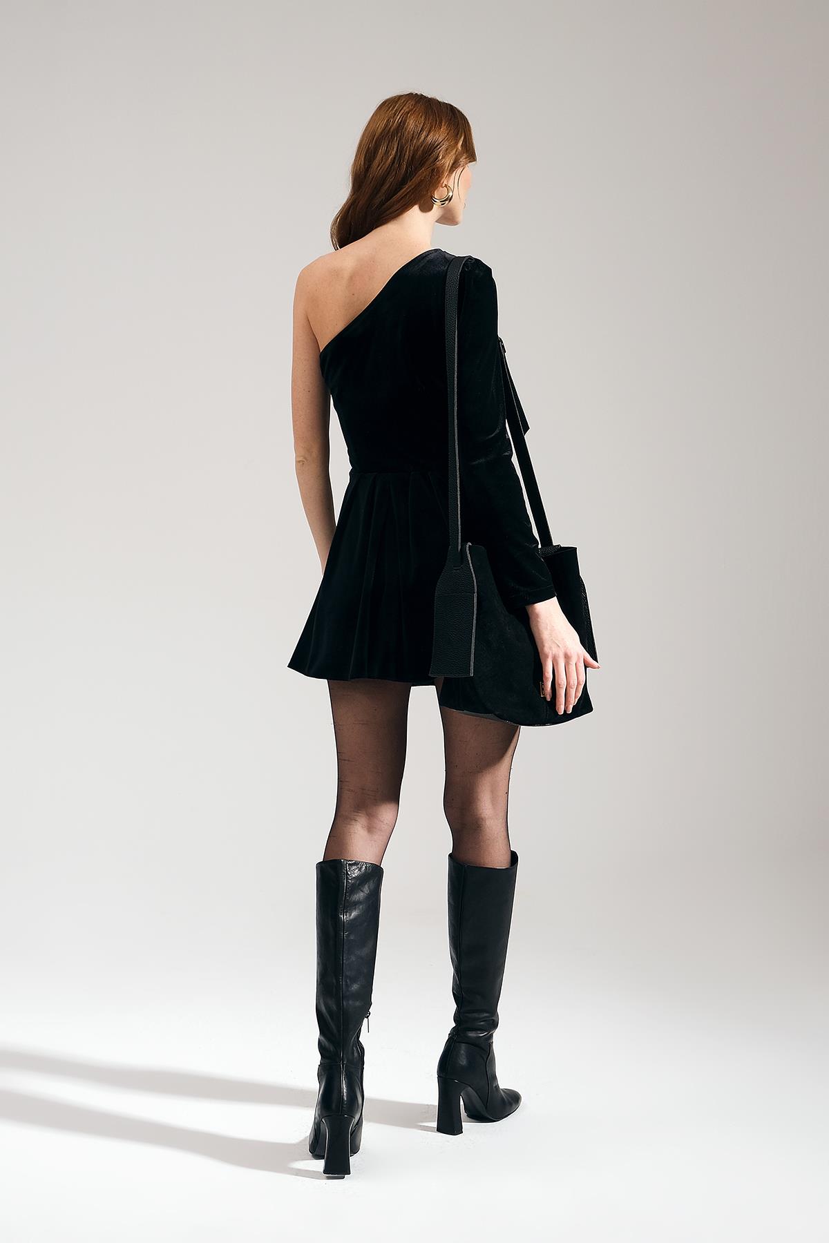 Kadife Tek Kollu Kısa Tulum