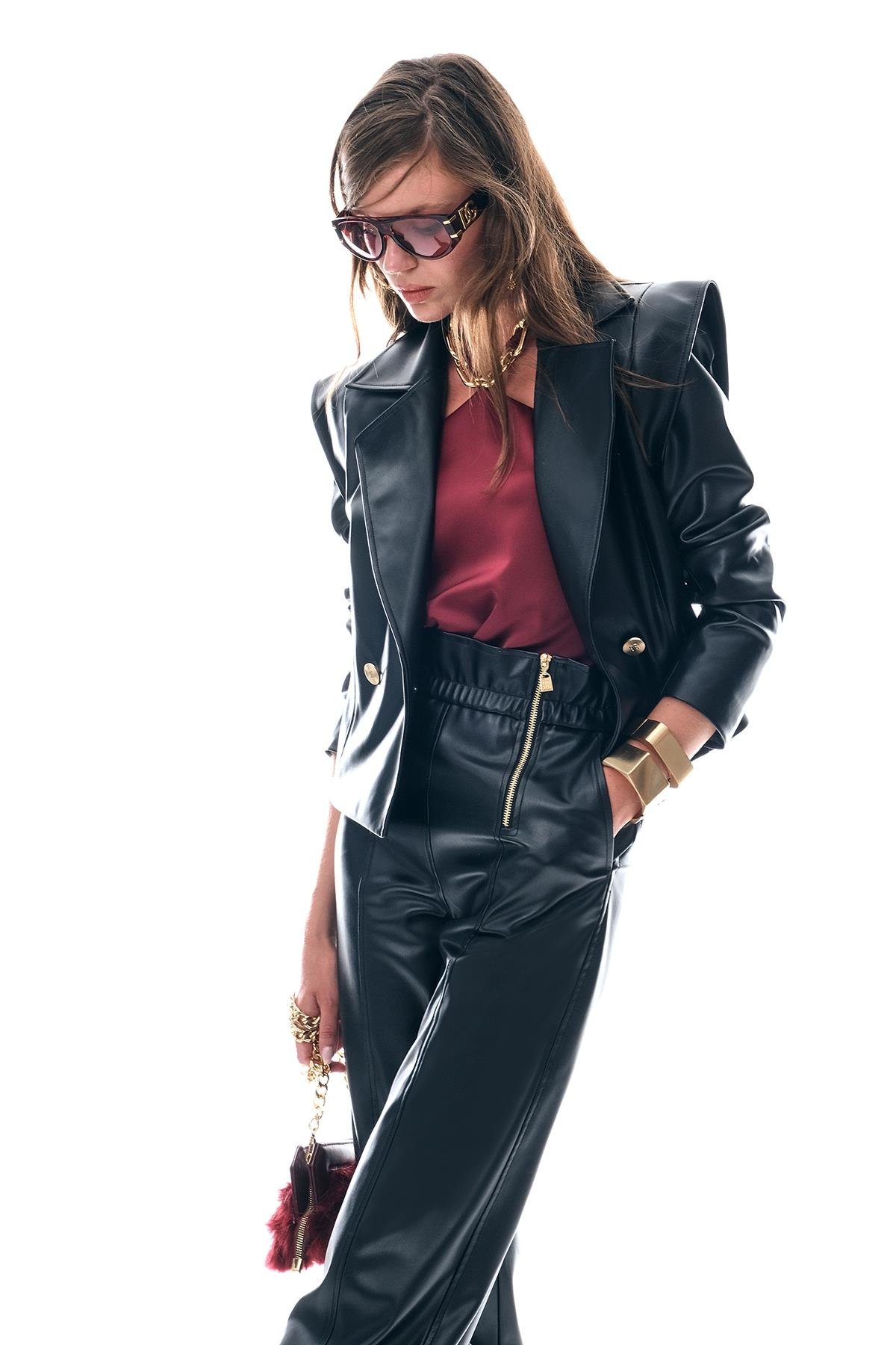 Kruvaze Kapamalı Gold Düğmeli Deri Ceket