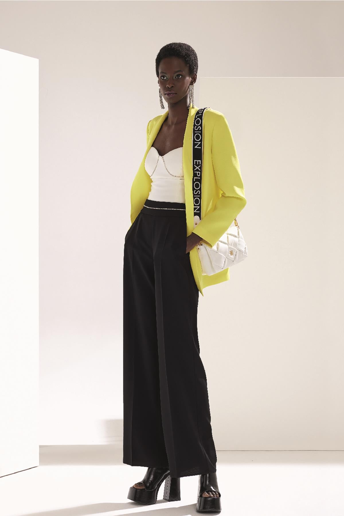 Parlak Taşlı Askılı Crop Bluz