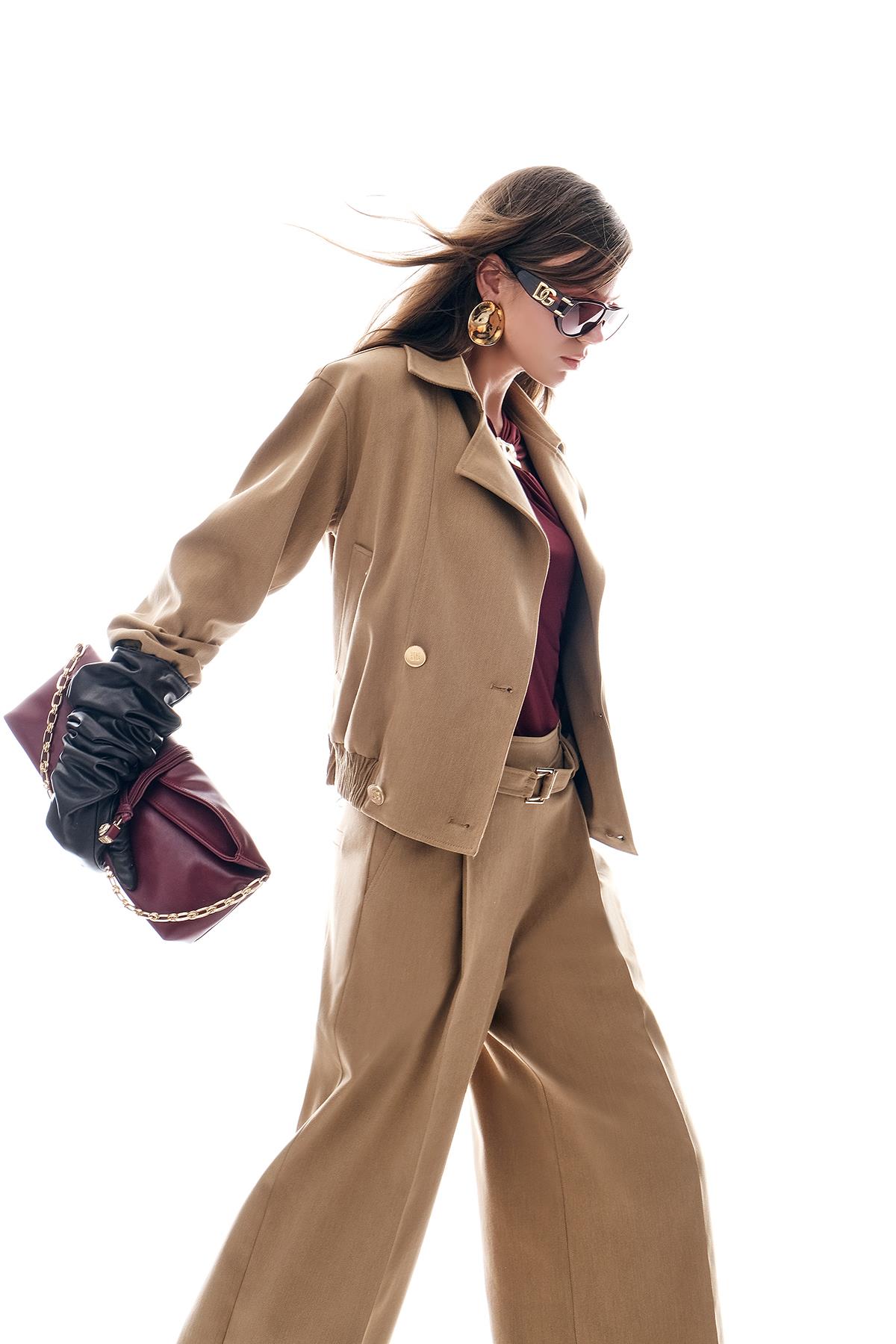 Pili Detaylı Bol Paça Kemerli Pantolon