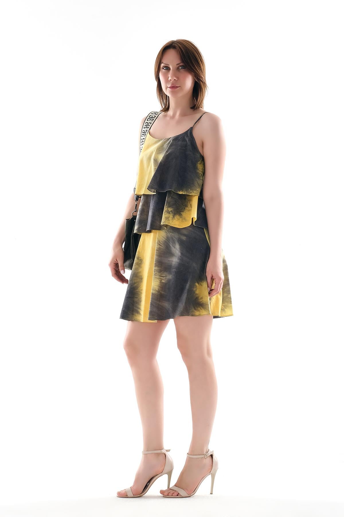 Renkli Ve Dinamik Desenli Katlı Mini Elbise