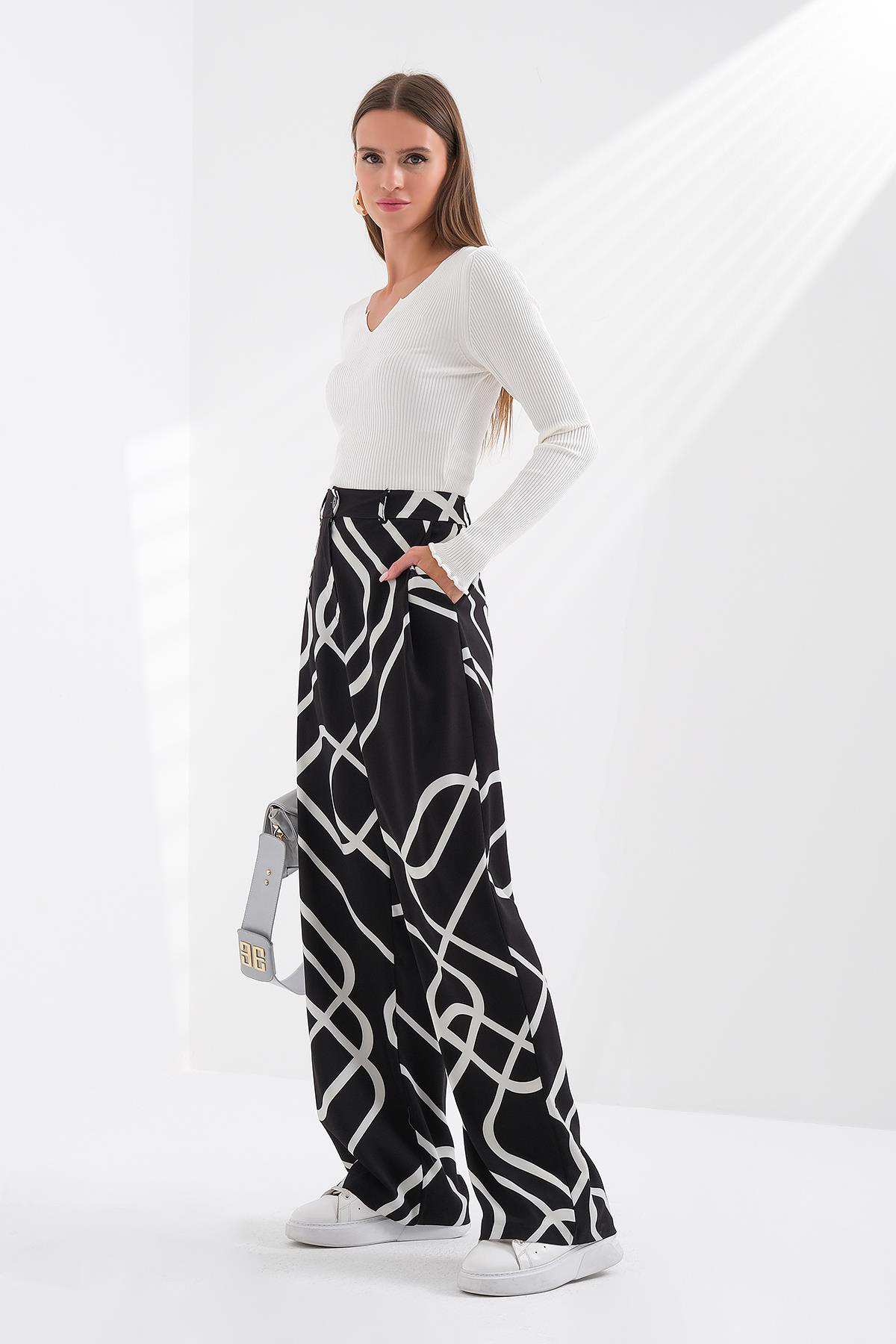 V Yaka Vücudu Saran İnce Triko Bluz