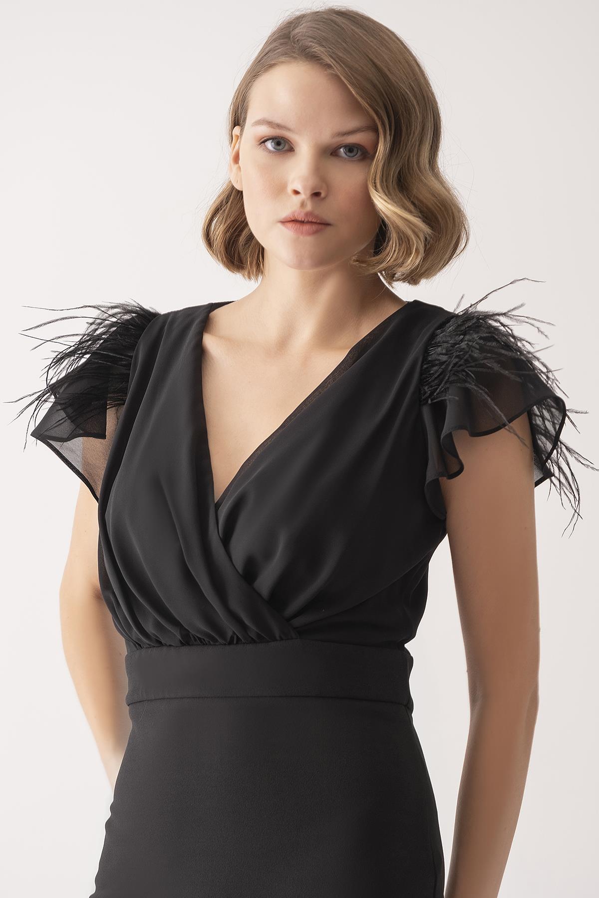 Yakası Çiçekli  Mini Elbise