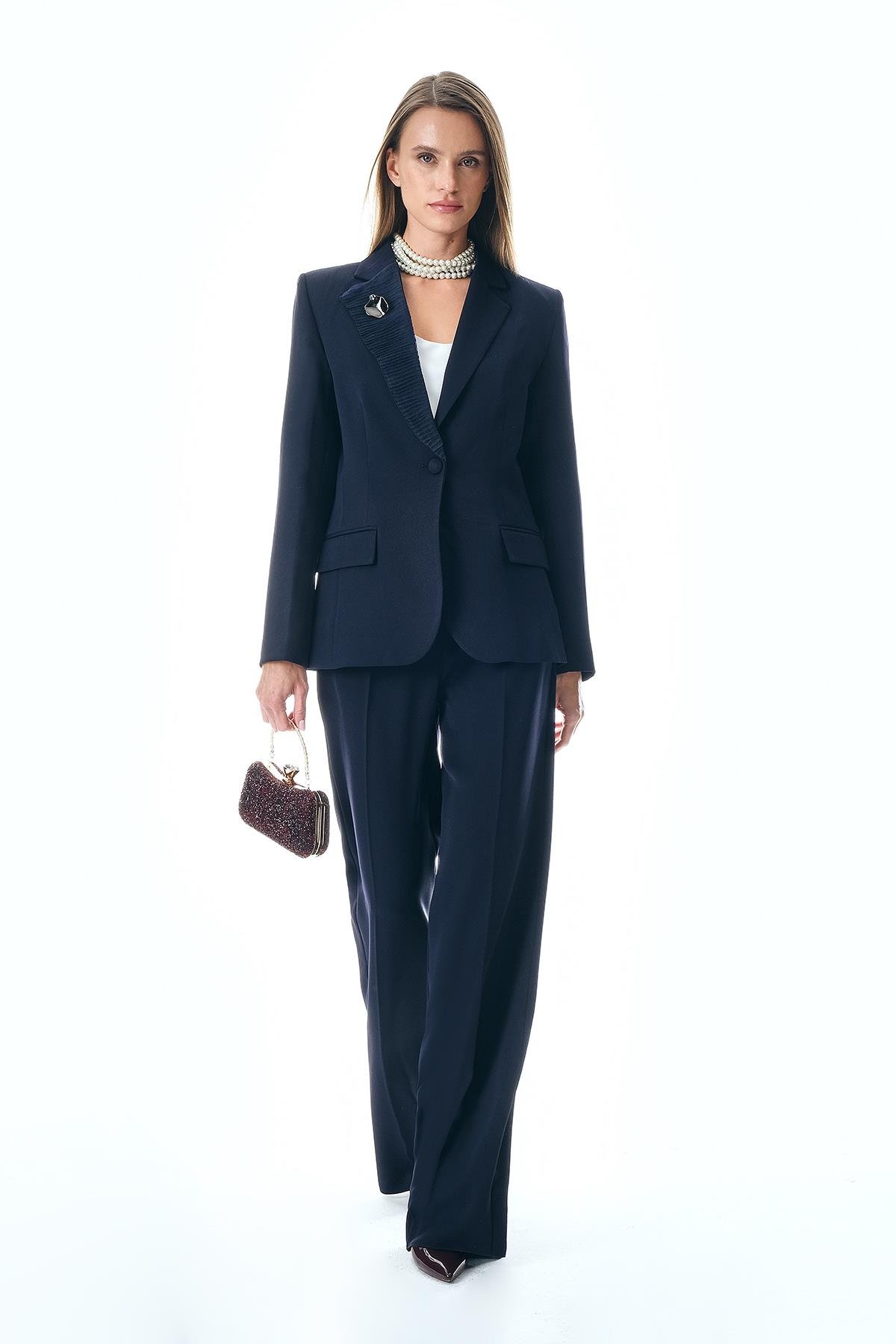 Yakası Organze Detaylı Ceket Pantolon Takım