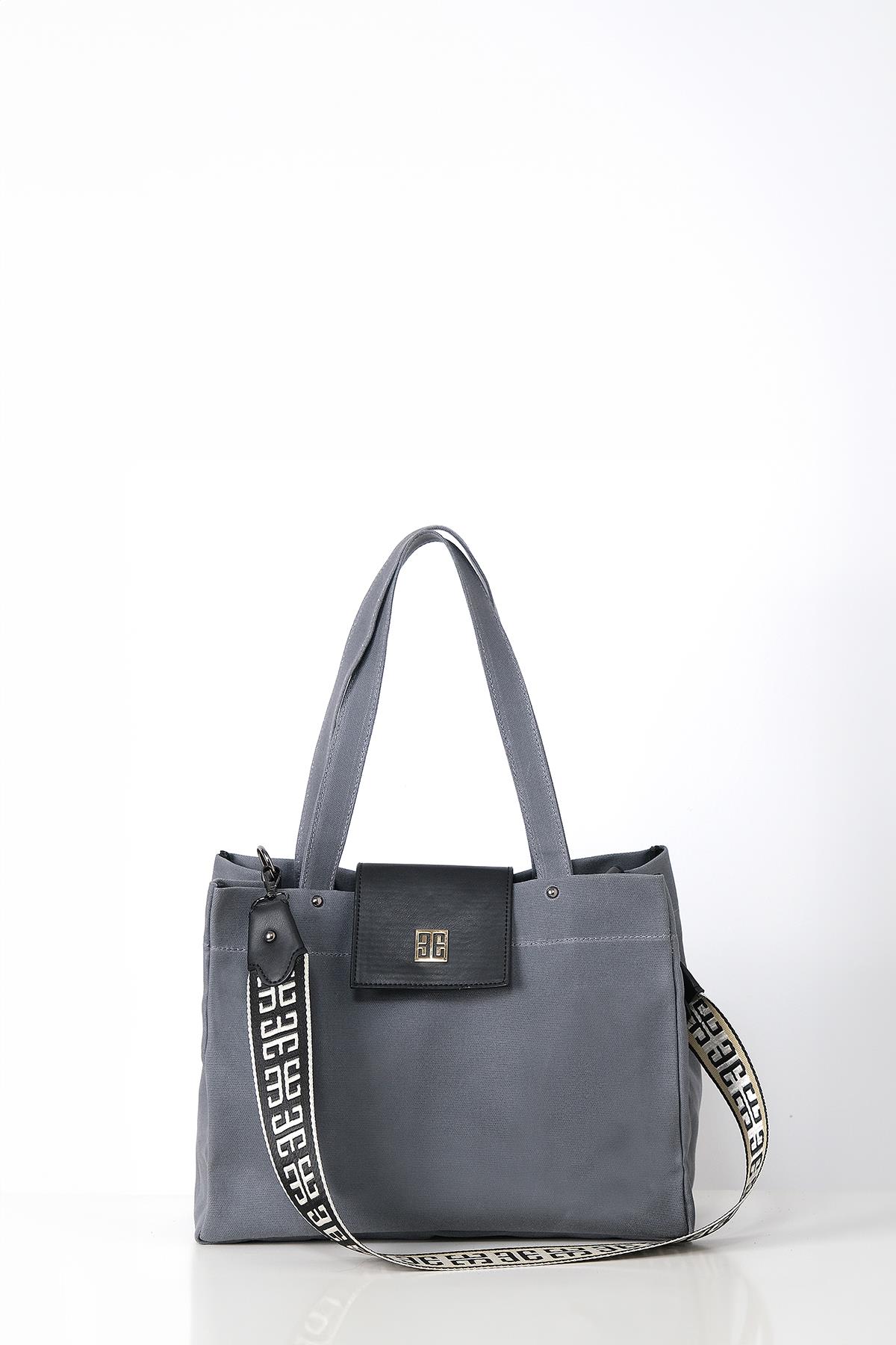 Dekoratif Desenli Askıya Sahip, Şık Çanta