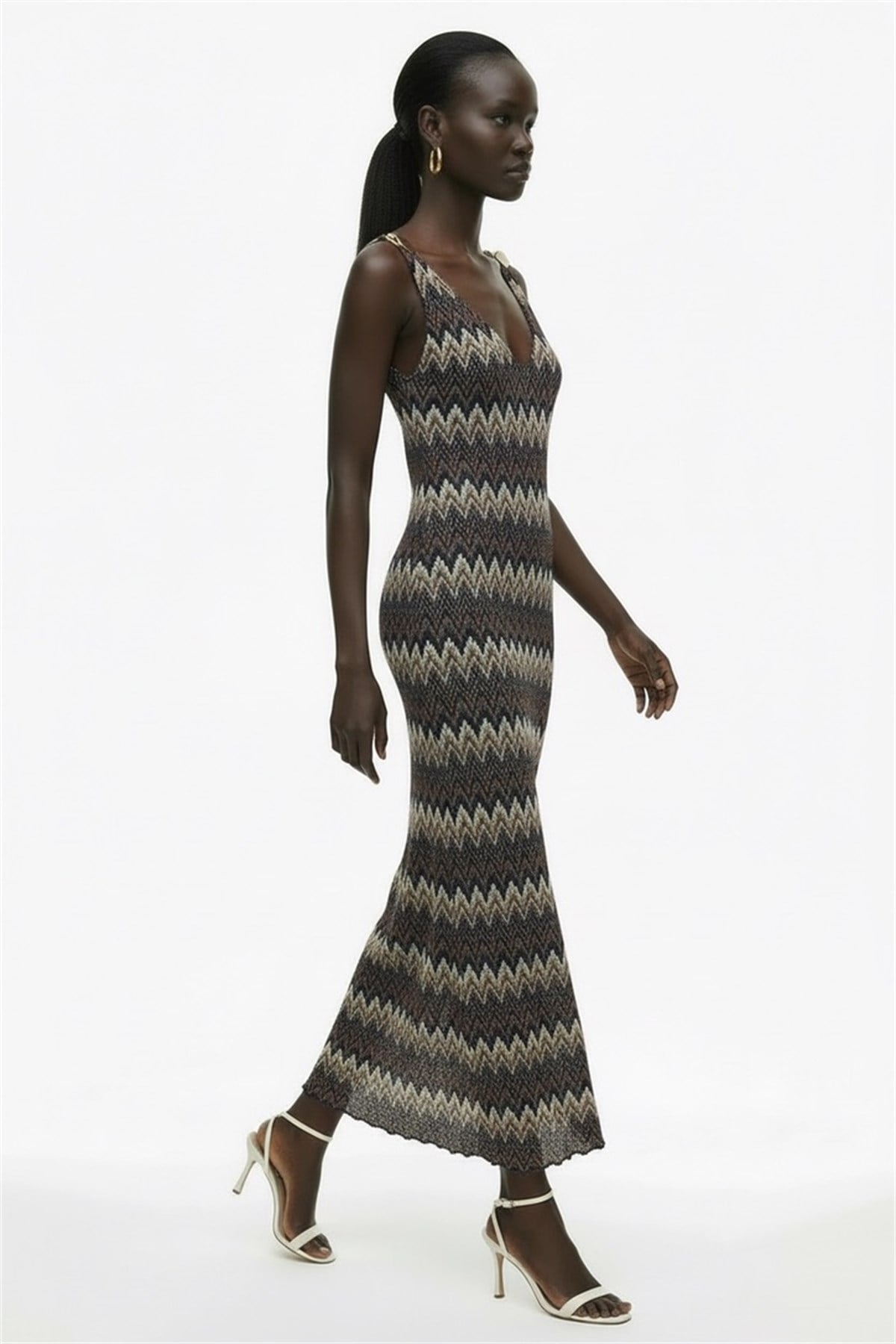 Aksesuar Detaylı Elbise