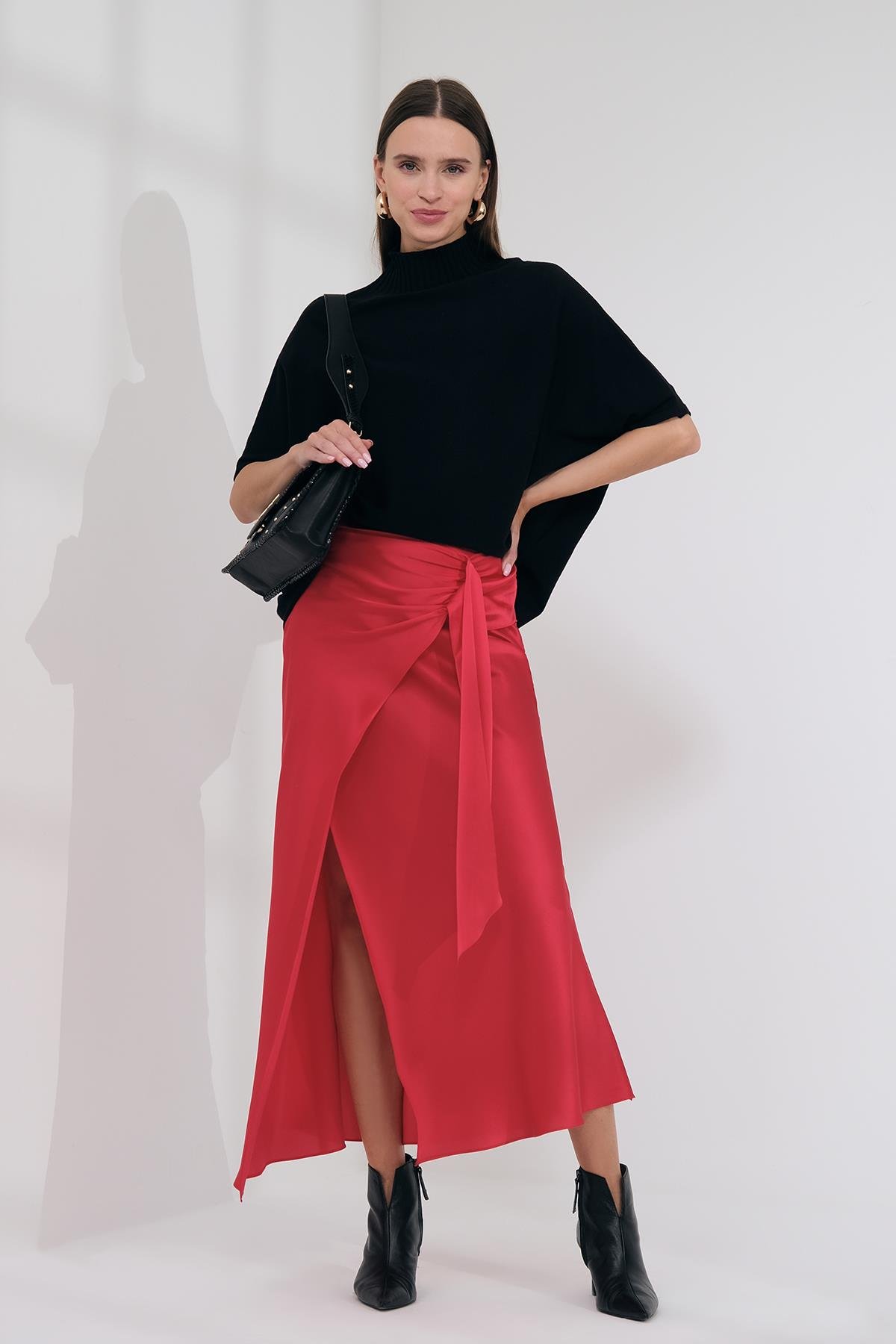 Anvelop Beli Detaylı Saten Etek