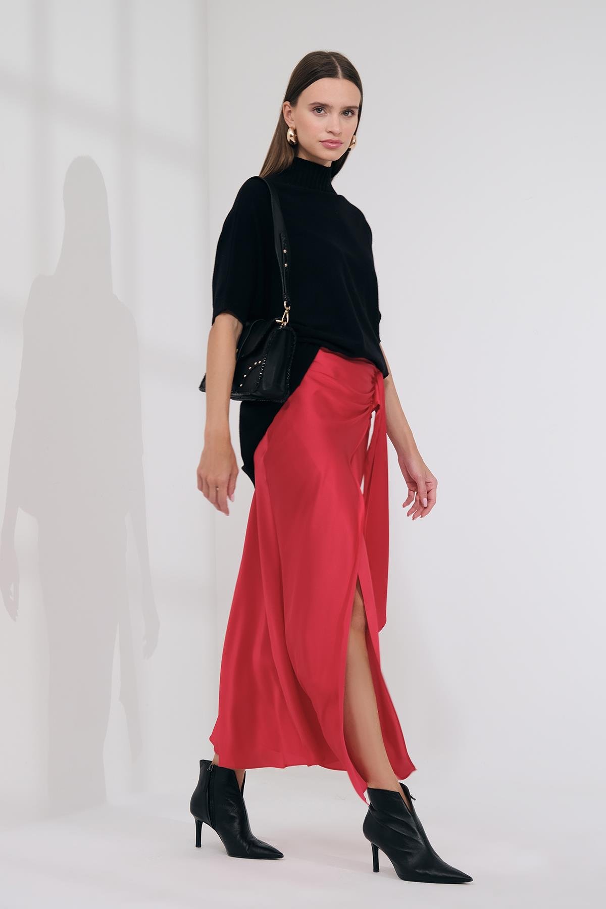 Anvelop Beli Detaylı Saten Etek