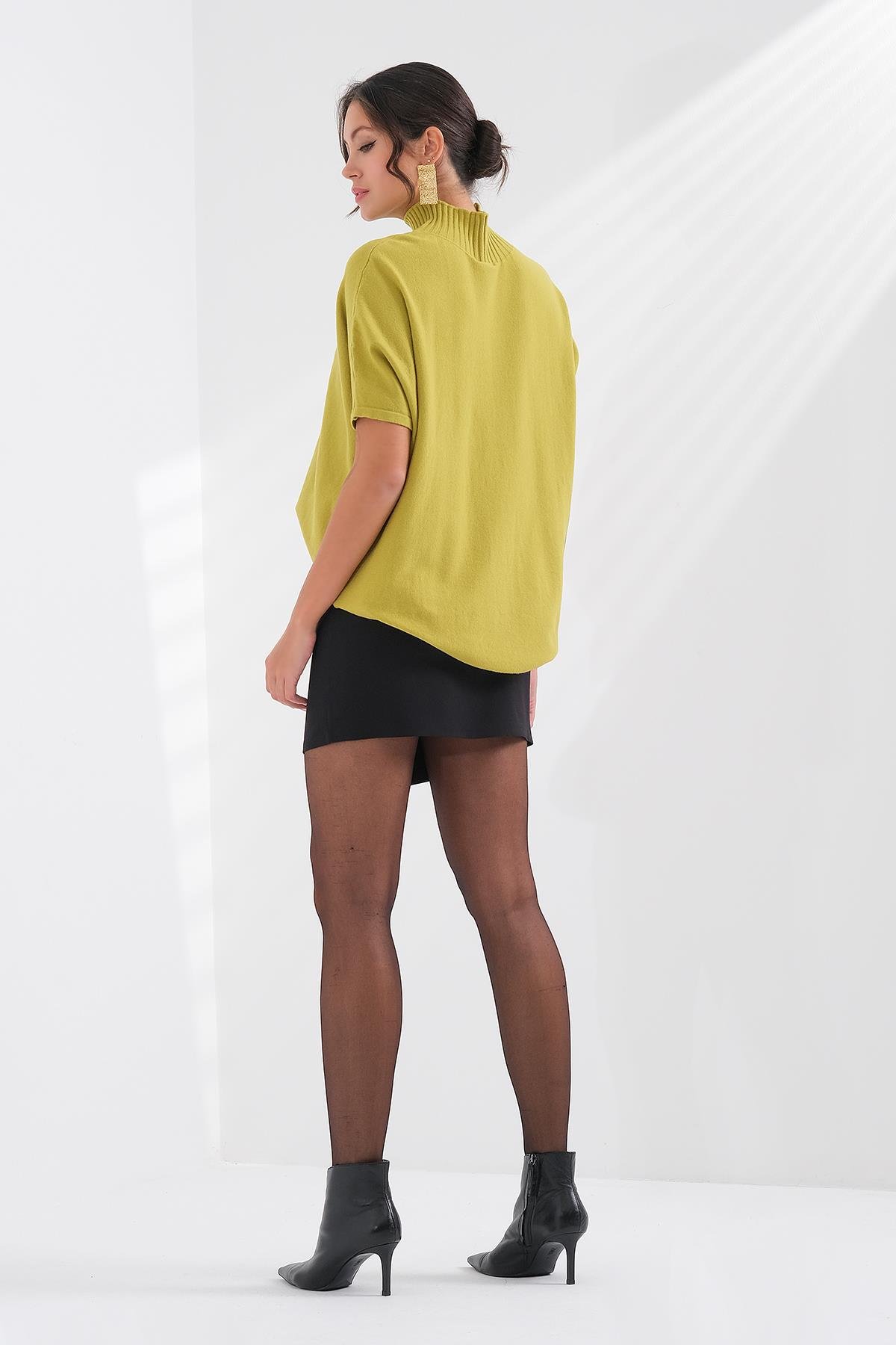 Asimetrik Kesim Gold Metal Fermuarlı Mini Etek