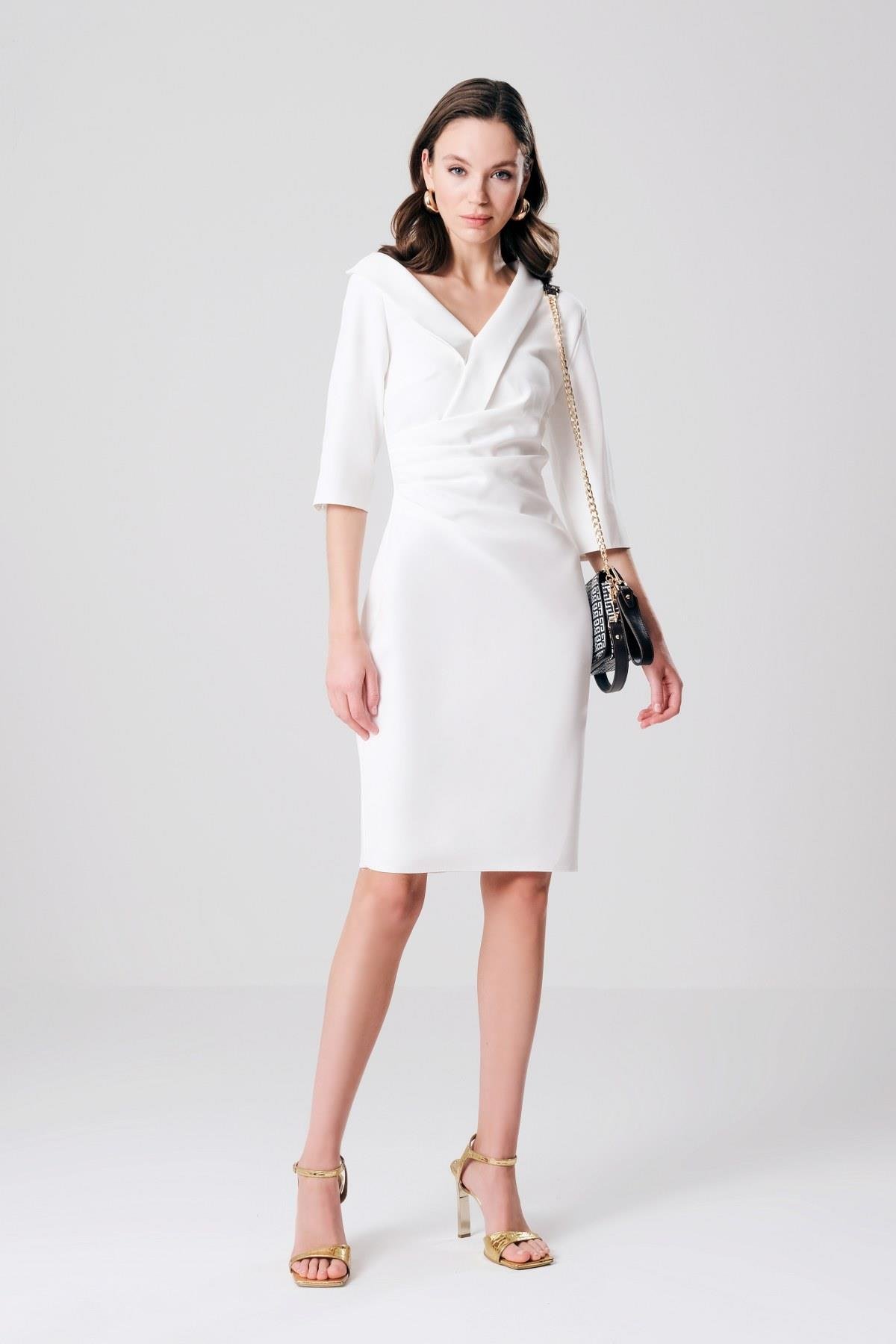 Asimetrik Yakalı Vücuda Oturan Mini Elbise