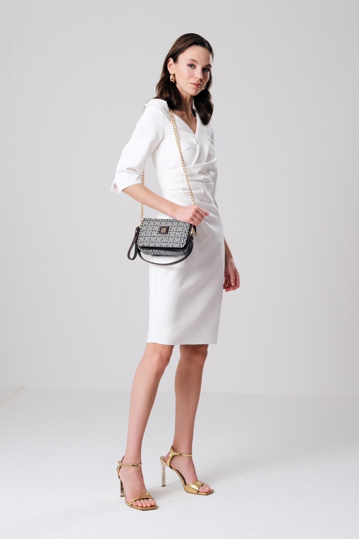 Asimetrik Yakalı Vücuda Oturan Mini Elbise