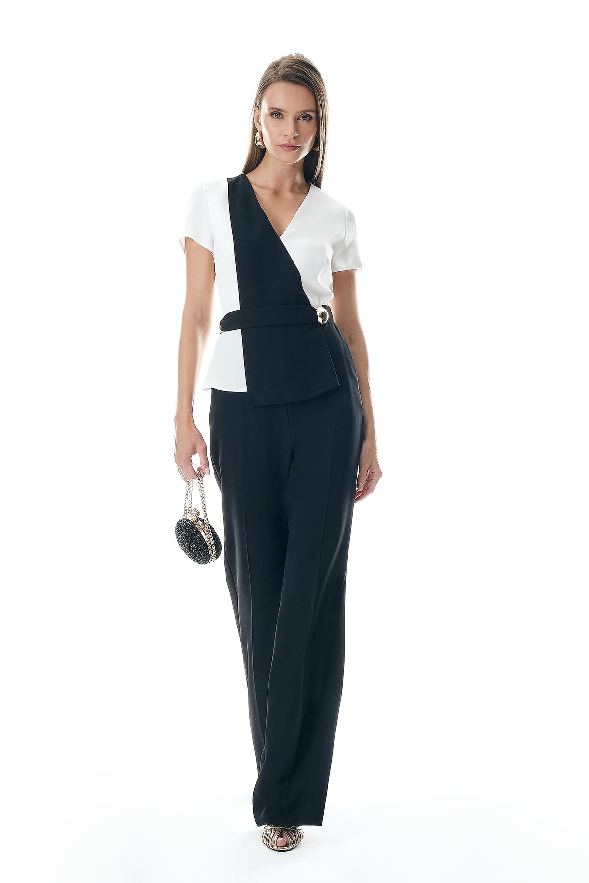 Beli Kemerli Kontrast Renk Detaylı Şık Tulum