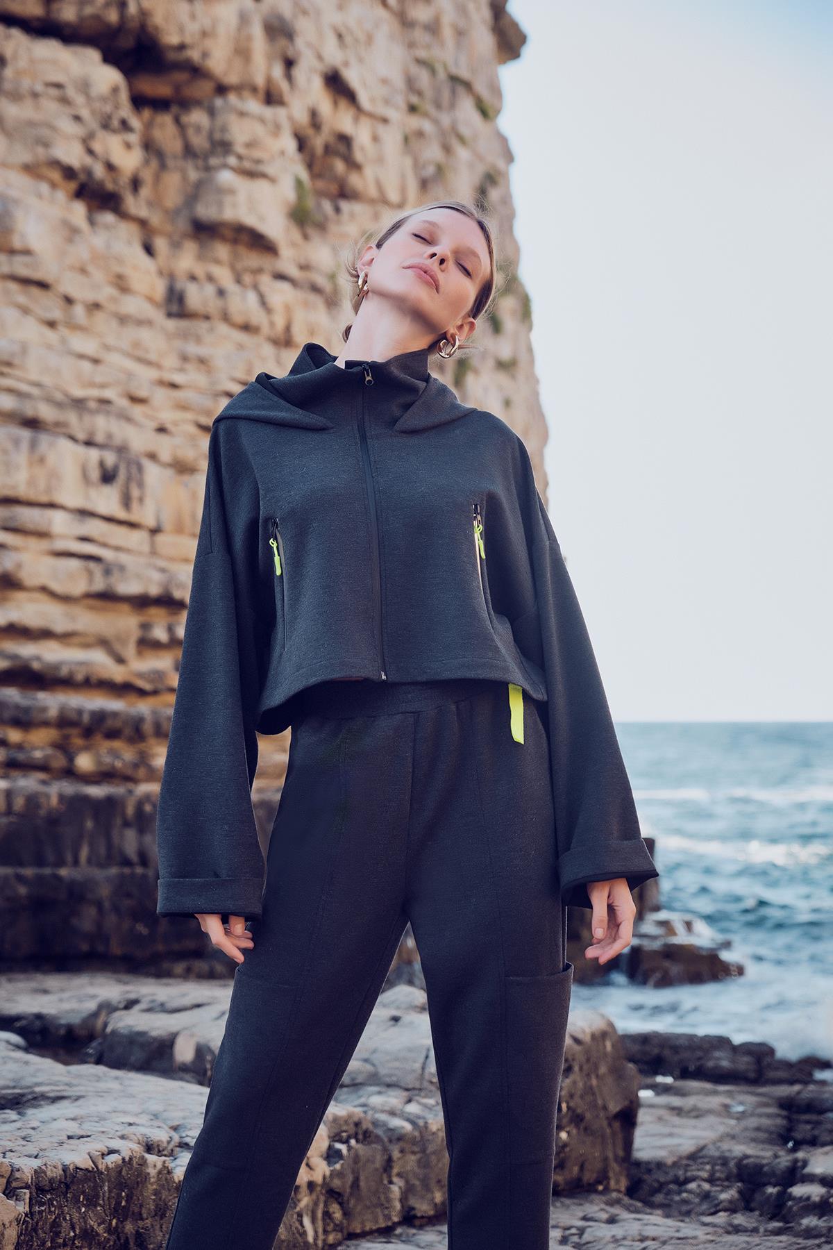 Beli Lastik Detaylı Eşofman