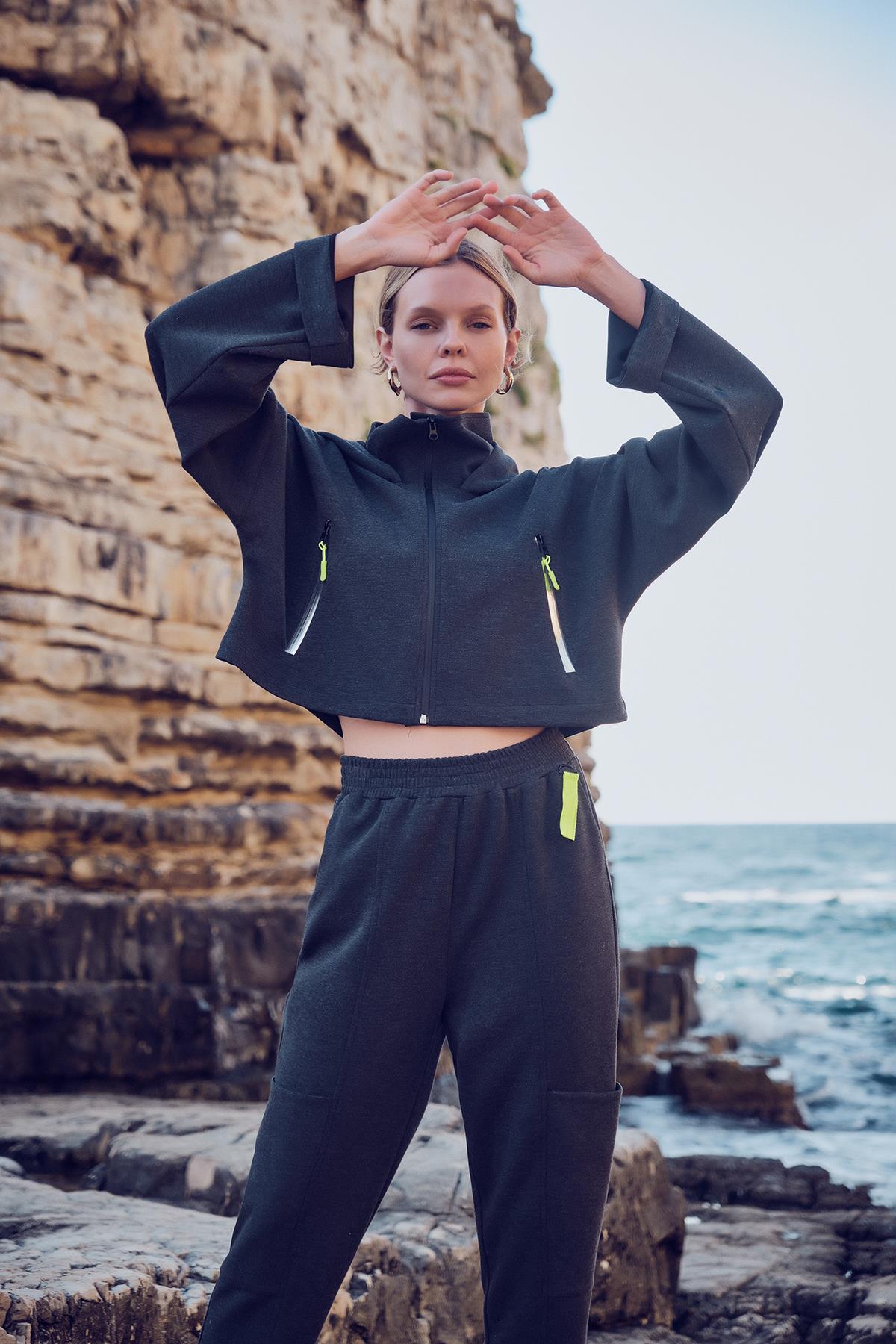 Beli Lastik Detaylı Eşofman