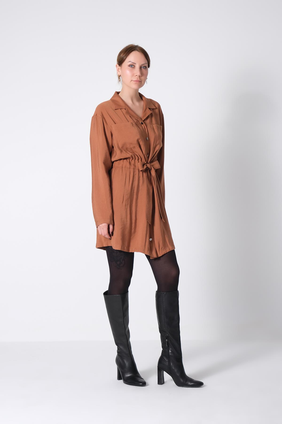 Beli Lastikli Kuşaklı Elbise