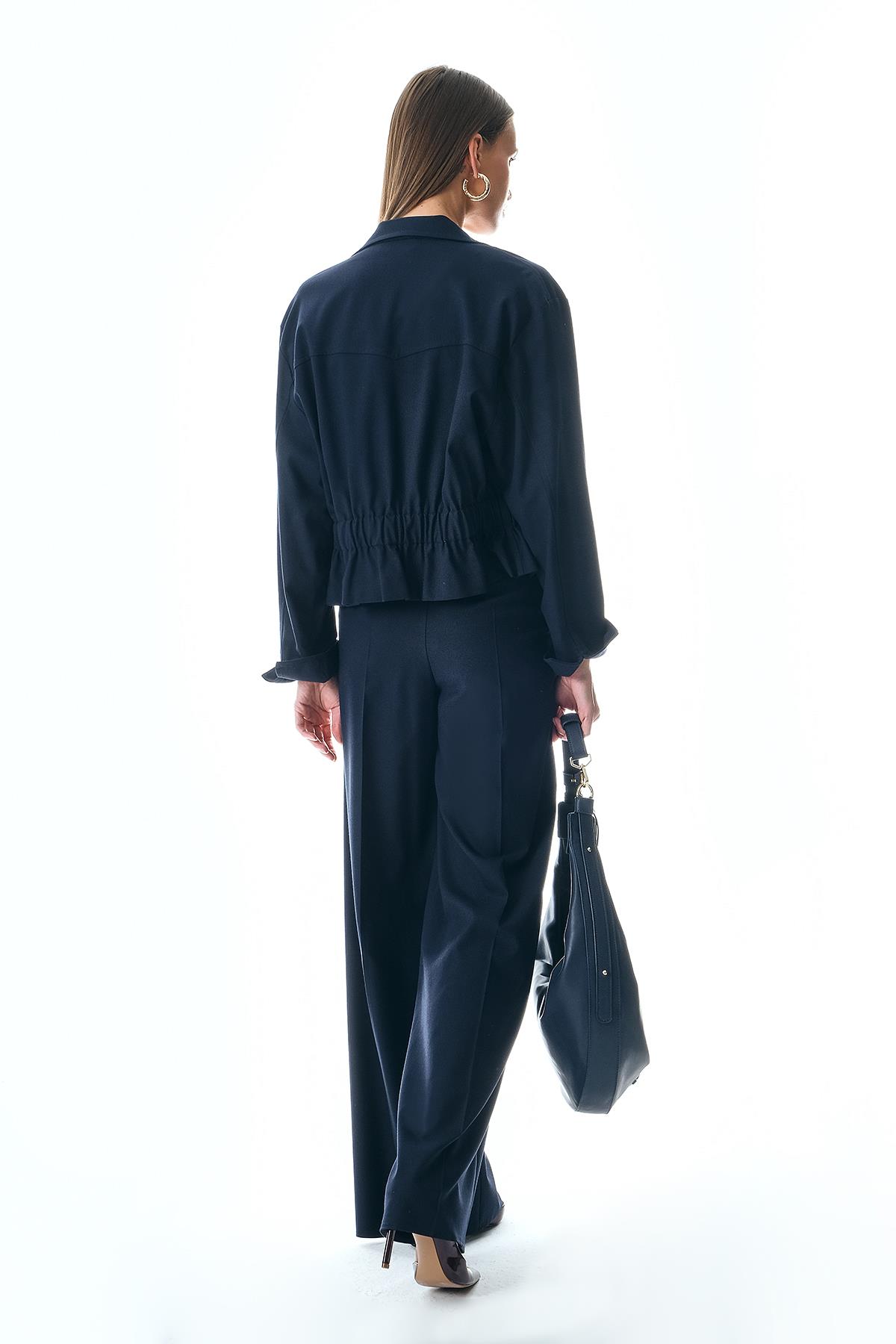 Beli Lastikli Önden Fermuarlı Ceket