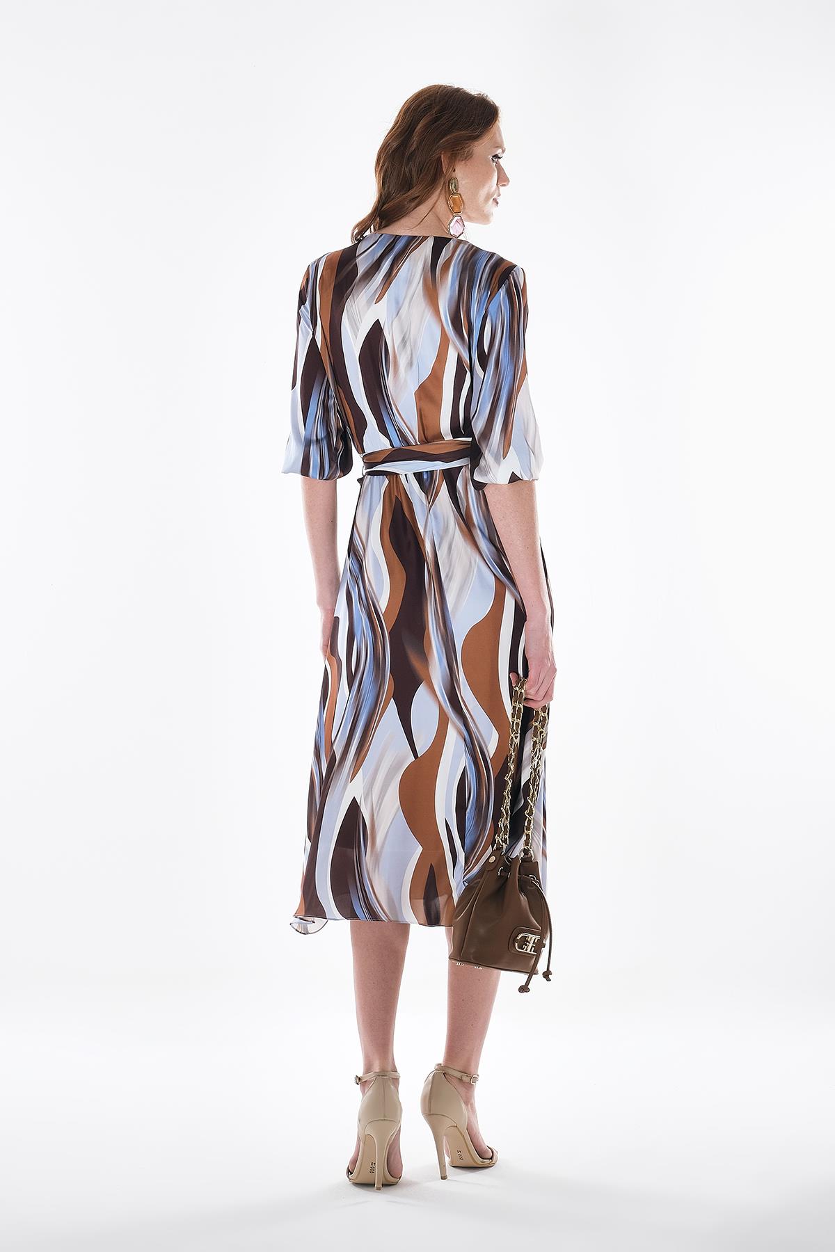 Büyük Beden Desenli Saten Beli Kuşaklı Eteği Kloş Midi Boy Elbise