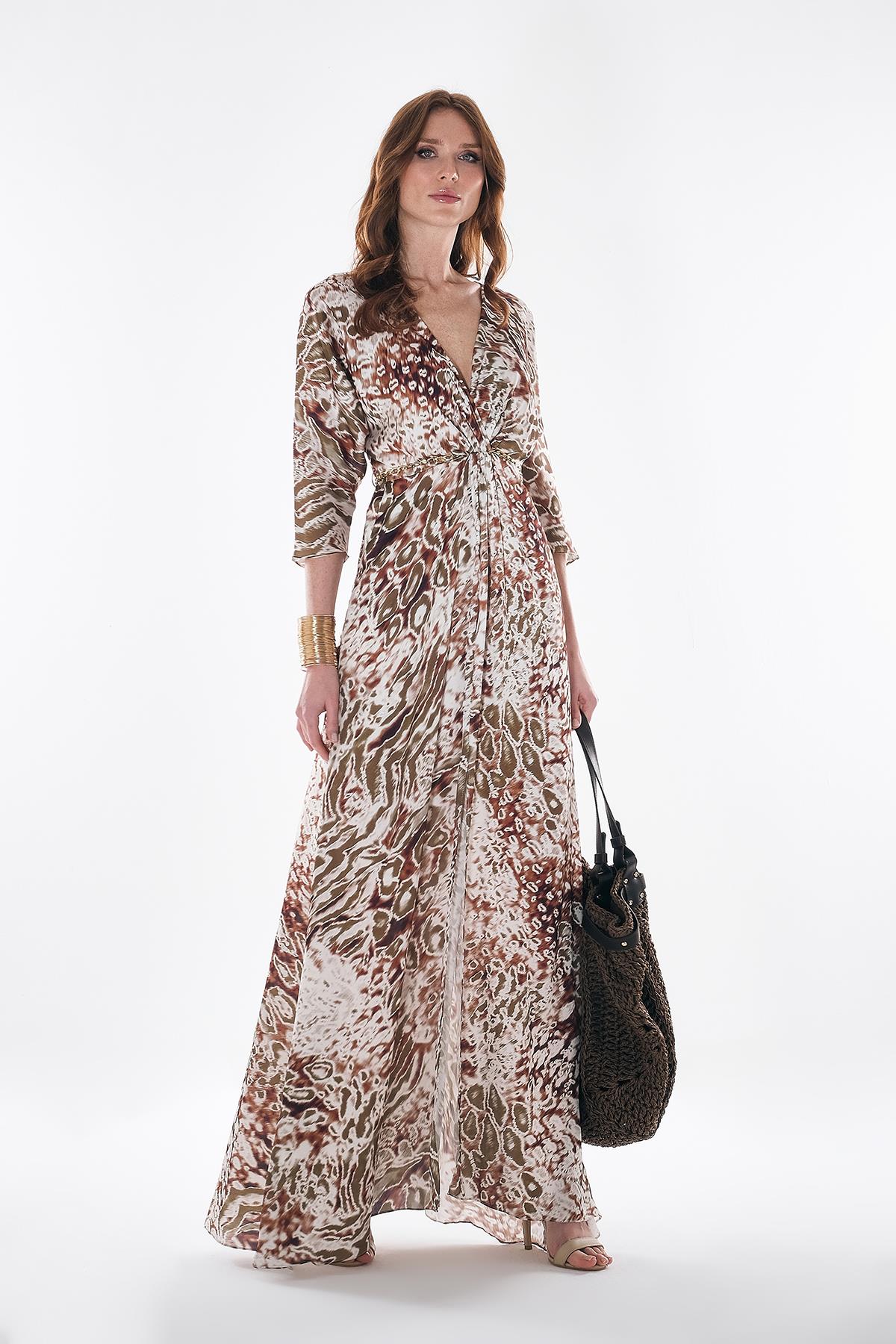 Büyük Beden Desenli Saten Zincir Kemerli Yırtmaçlı Yandan Cepli Maksi Boy Elbise