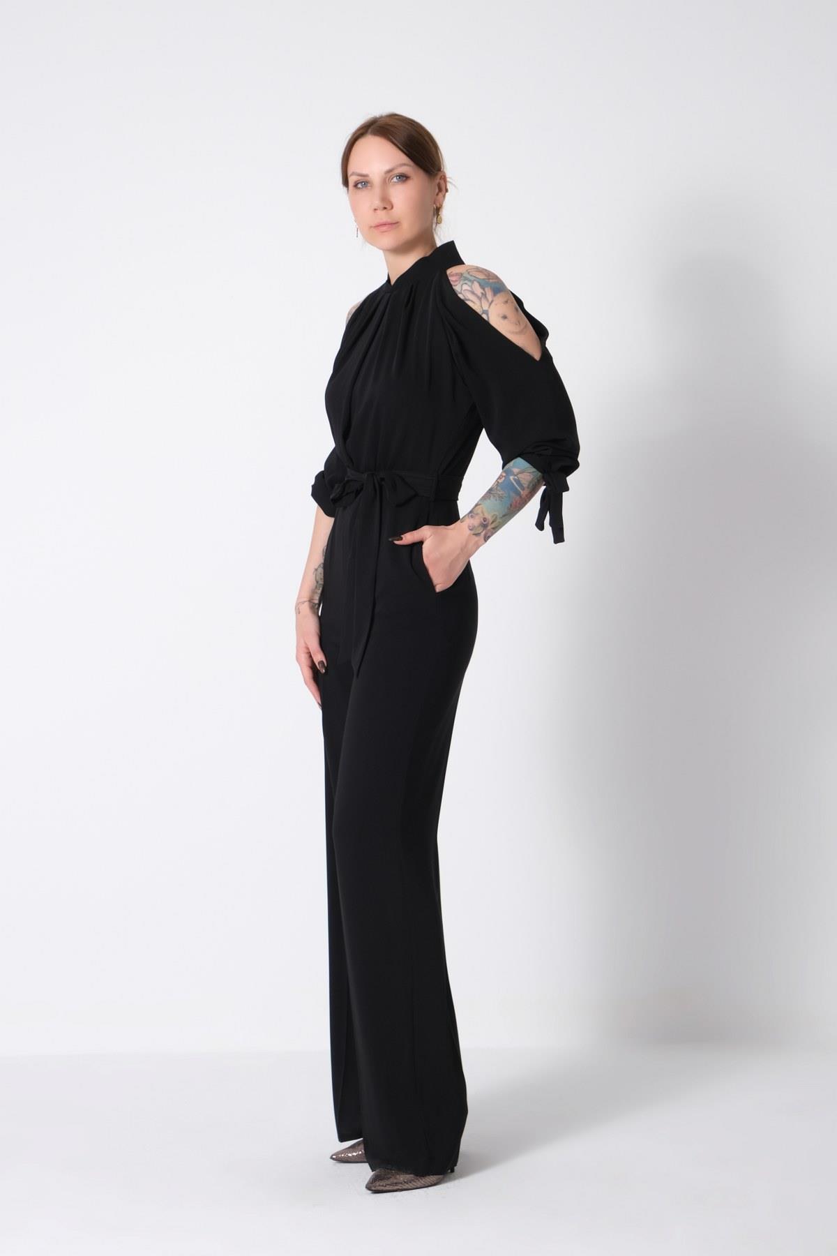 Büyük Beden Omuzları Açık Truvakar Kollu Şık Tulum