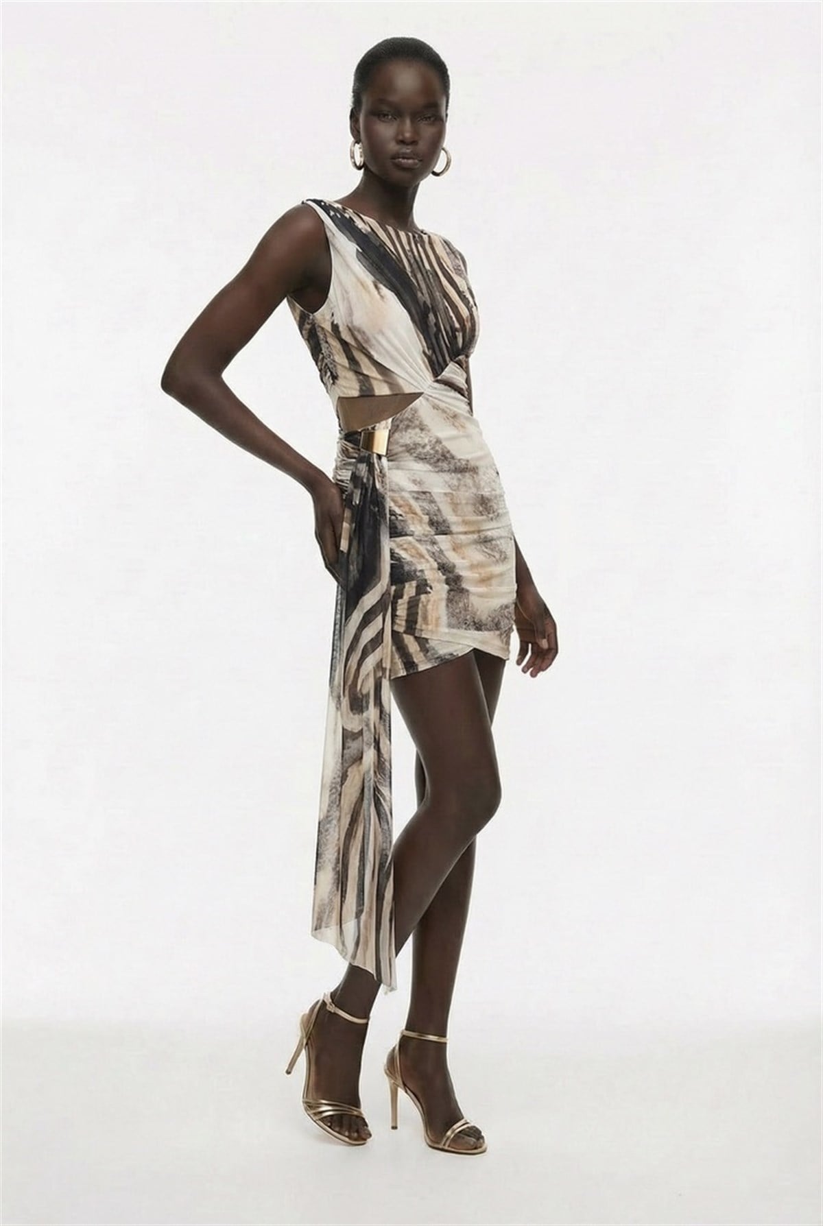 Büzgü Detaylı Elbise