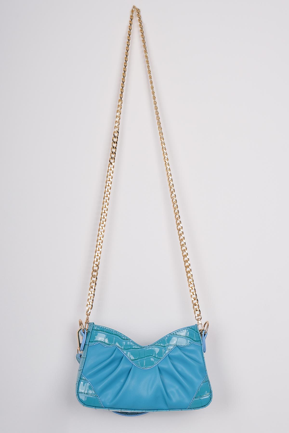 Büzgü Detaylı Metal Logolu  Omuz Çantası