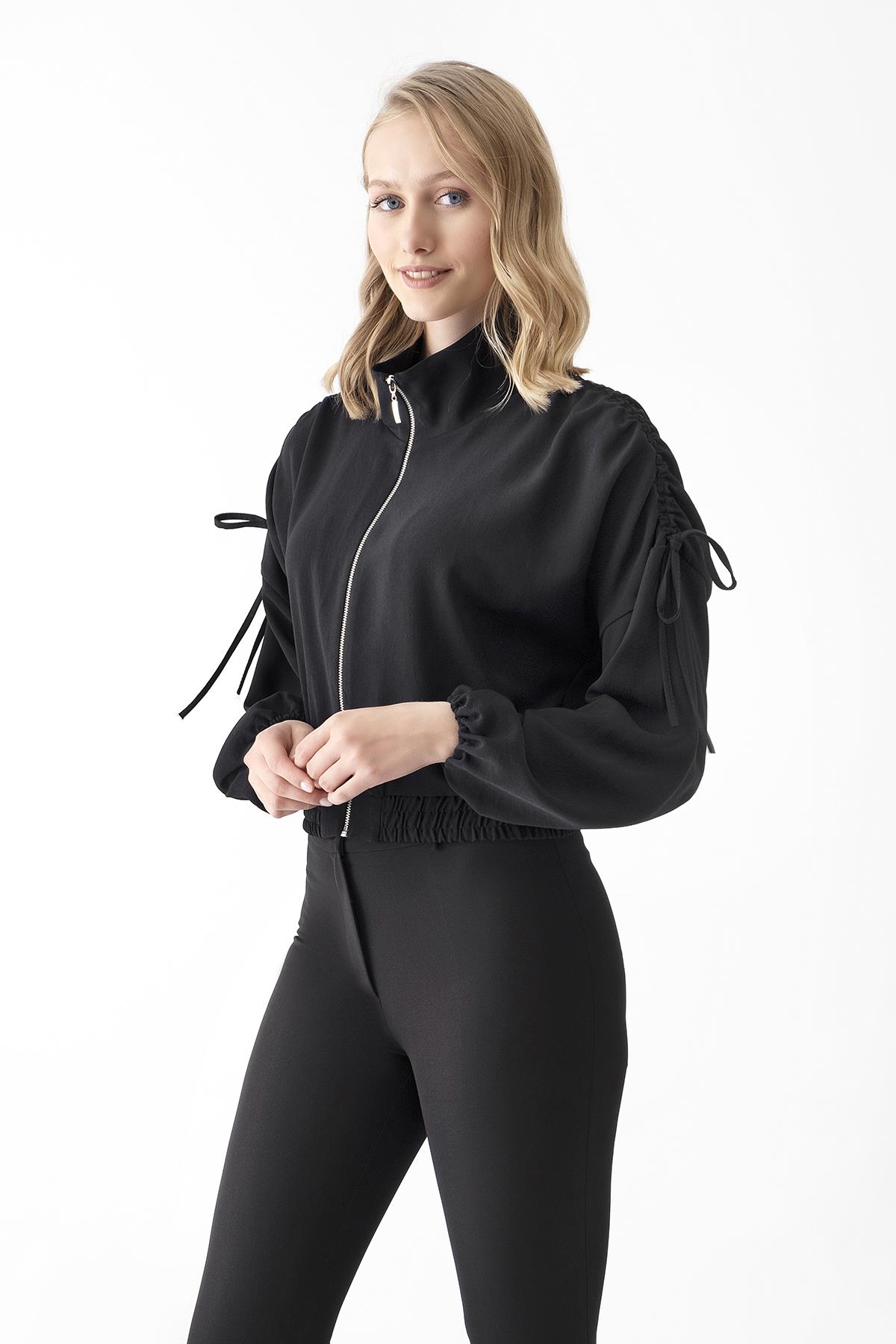 Büzgülü Kısa Ceket