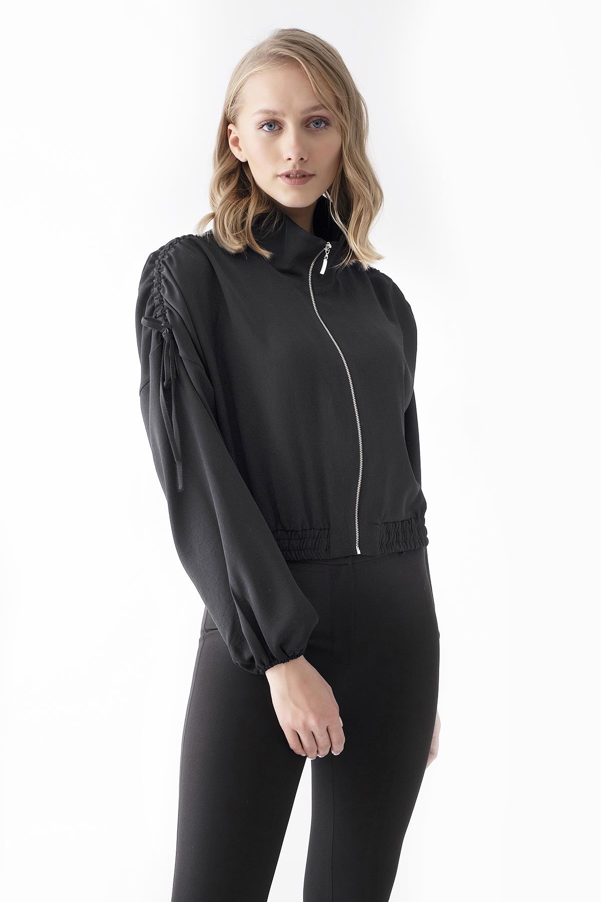 Büzgülü Kısa Ceket