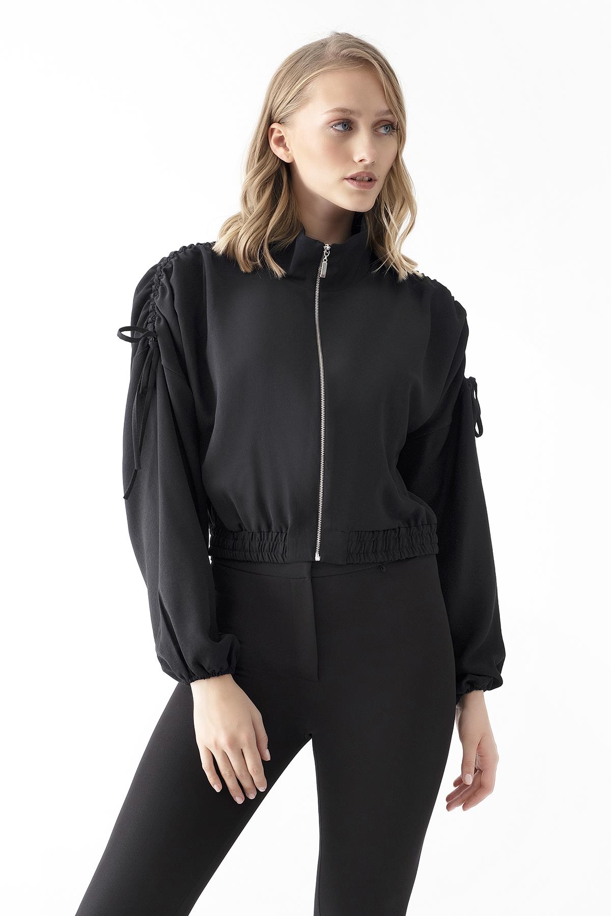 Büzgülü Kısa Ceket