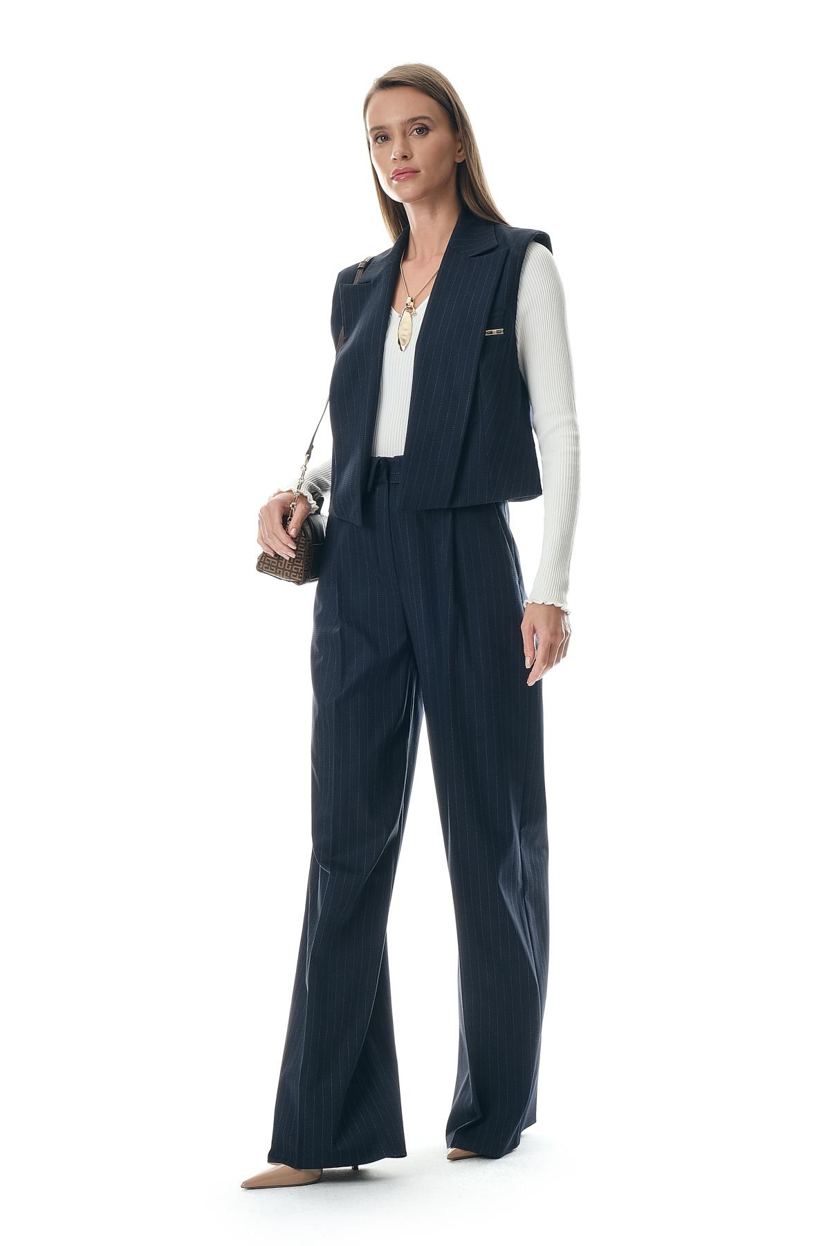 Çizgili Kemeri Katlama Detaylı Pantolon