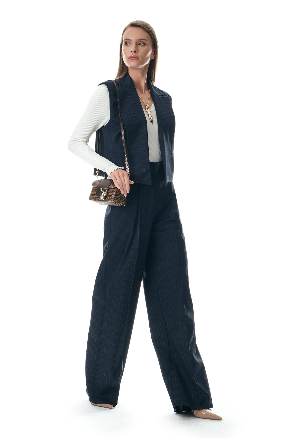 Çizgili Kemeri Katlama Detaylı Pantolon